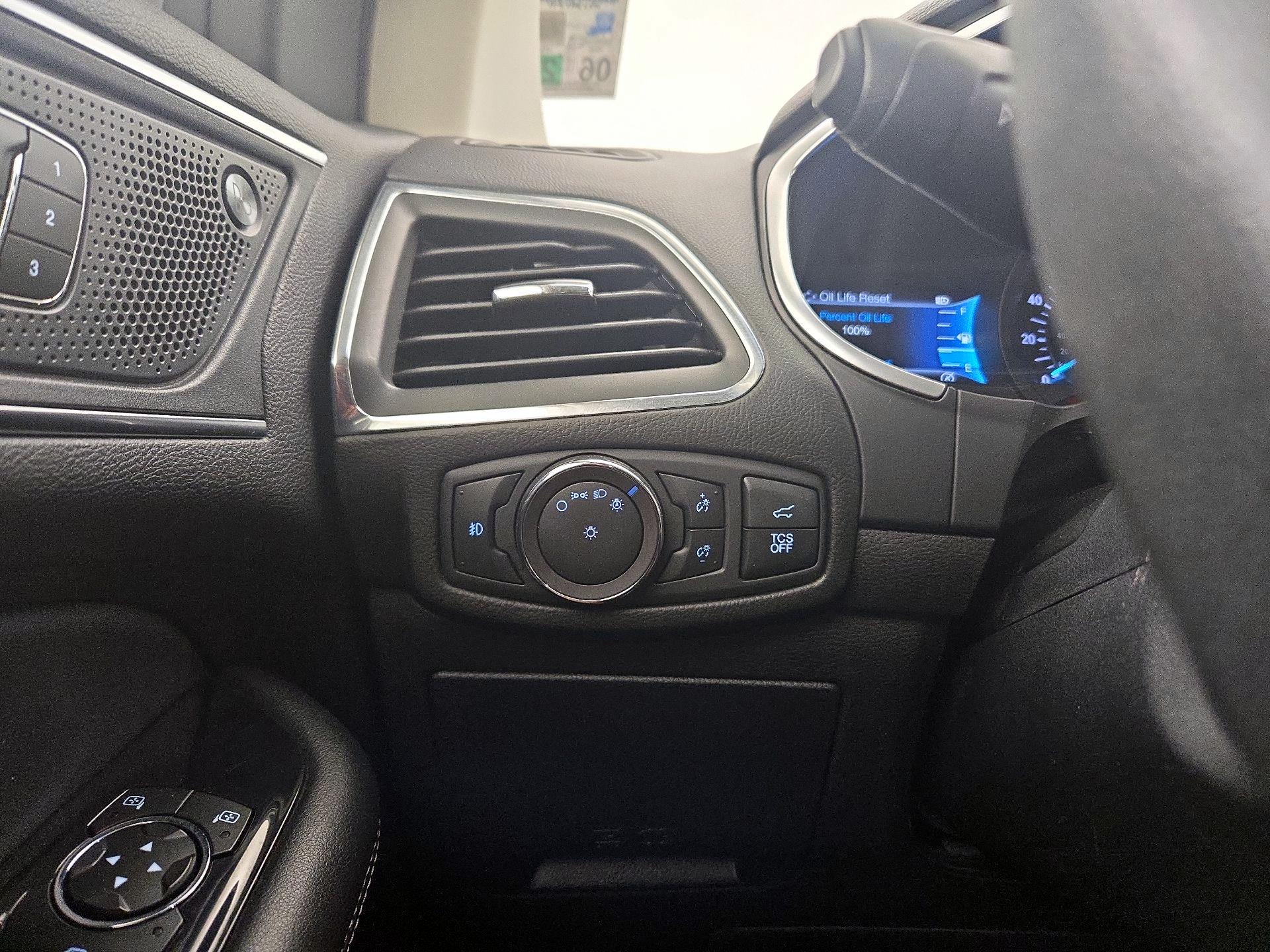 Thumbnail: 2019 Ford Edge - 13