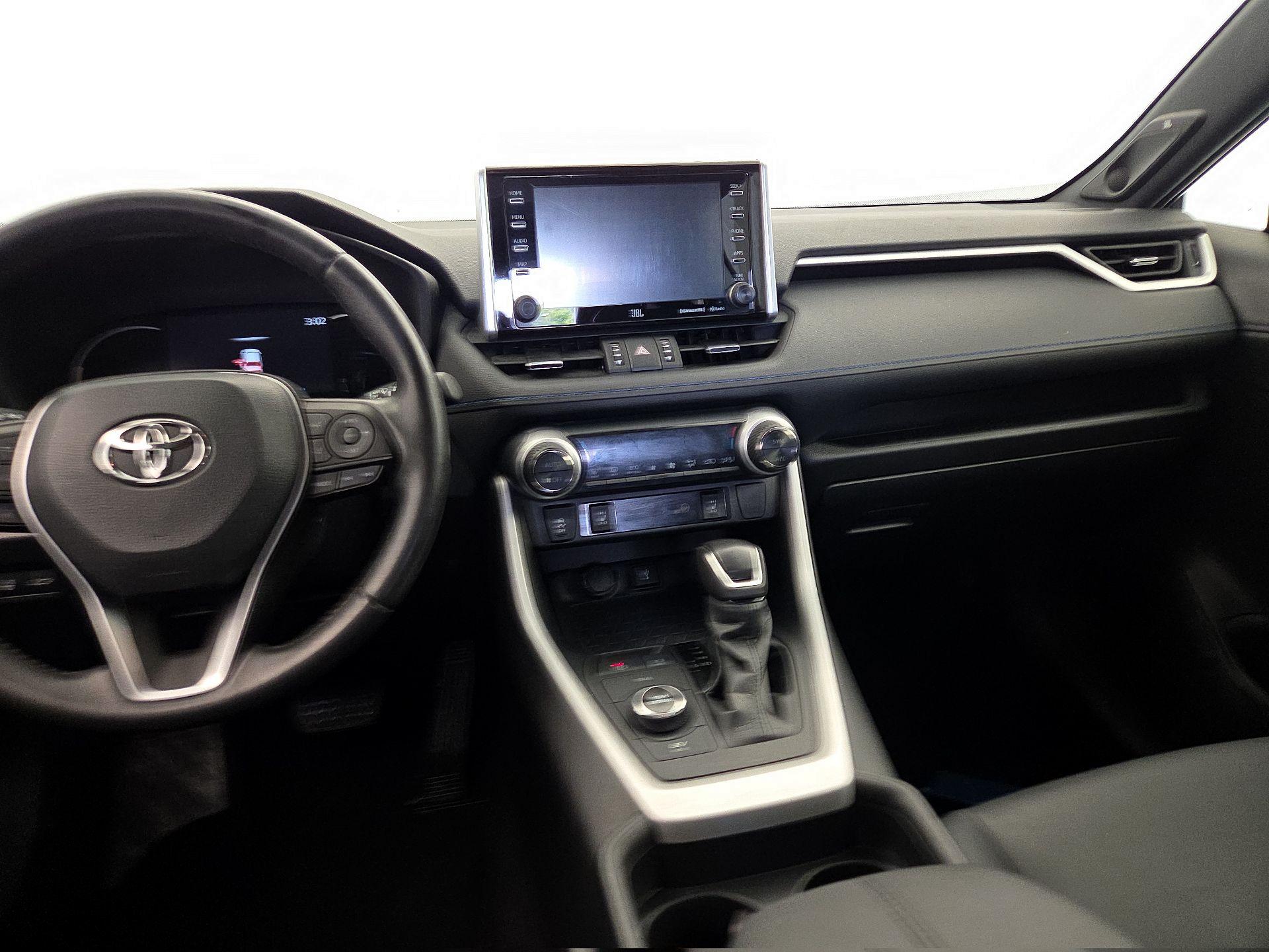 Thumbnail: 2021 Toyota RAV4 - 9