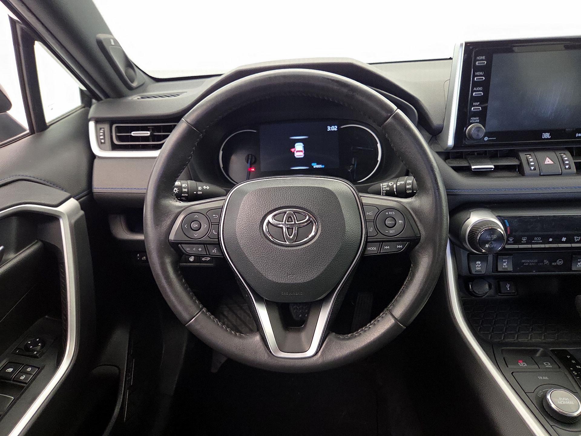 Thumbnail: 2021 Toyota RAV4 - 10