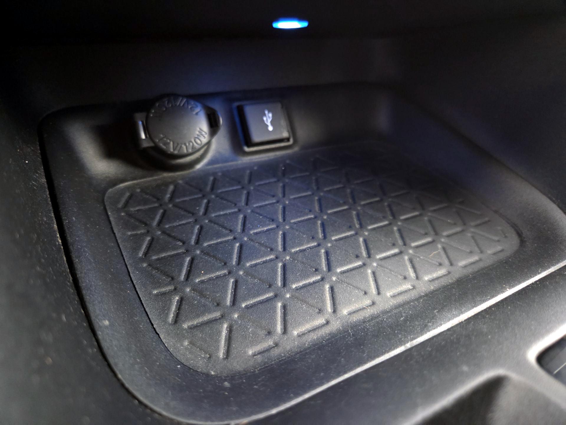 Thumbnail: 2021 Toyota RAV4 - 18