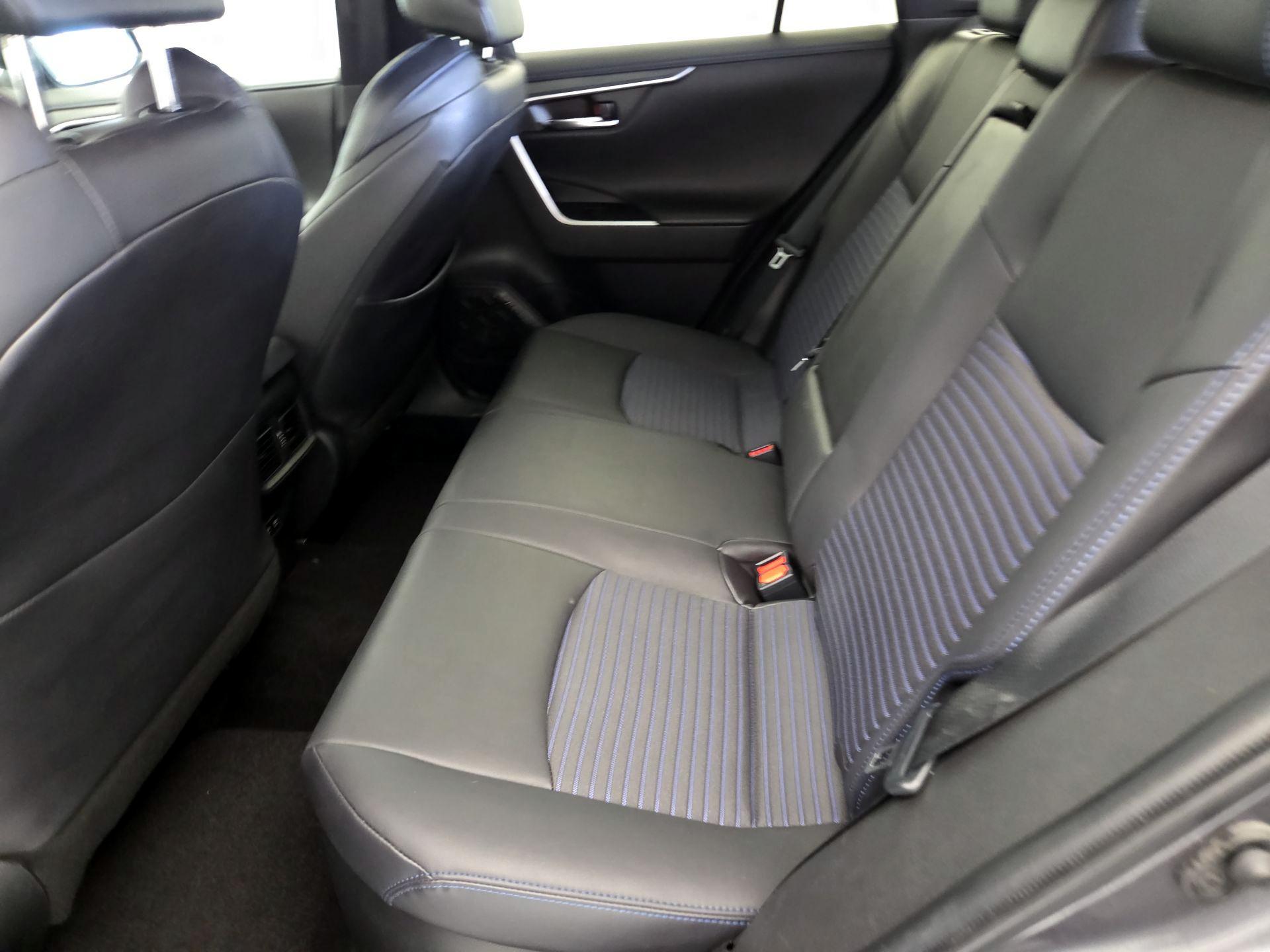 Thumbnail: 2021 Toyota RAV4 - 20