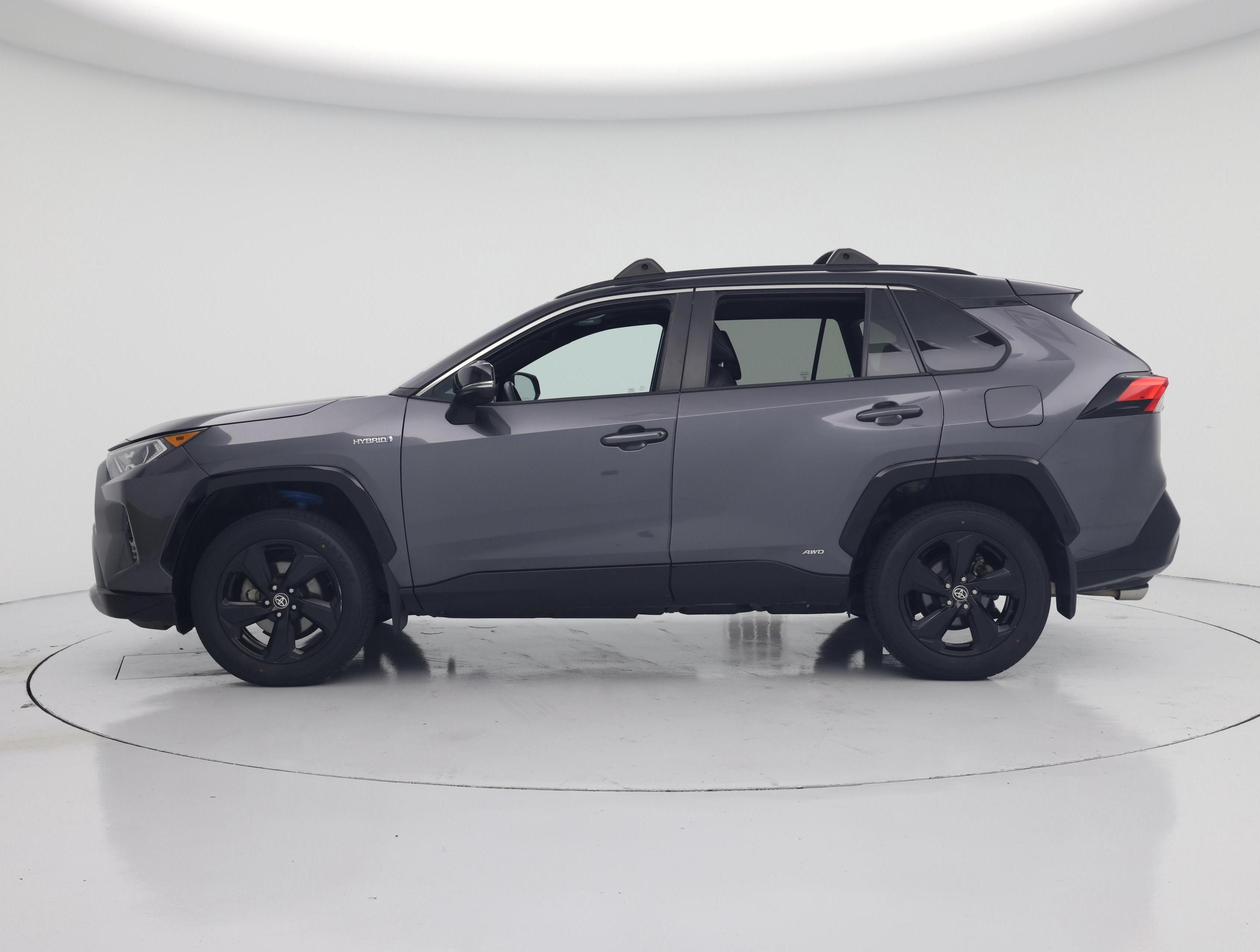 Thumbnail: 2021 Toyota RAV4 - 3