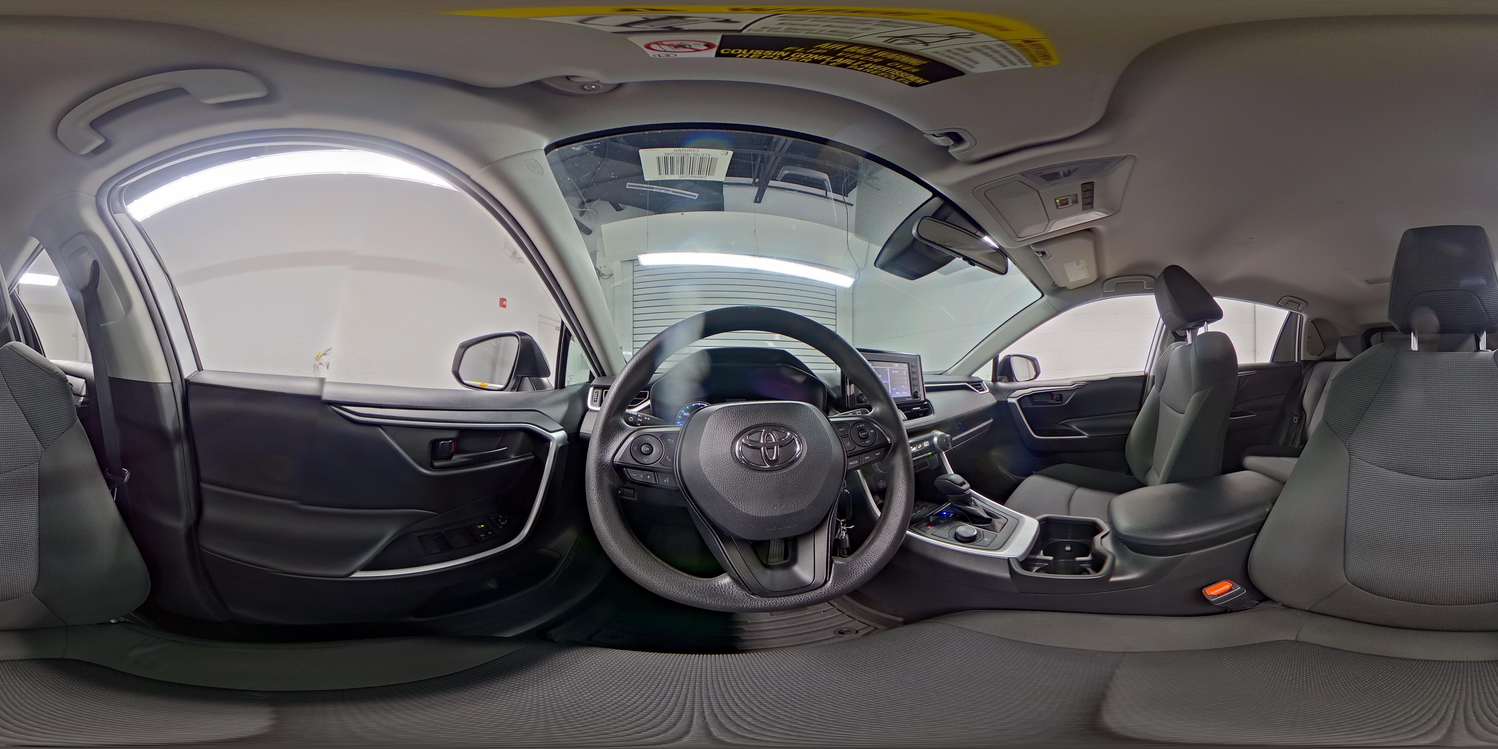 2022 Toyota RAV4 LE - Photo 22