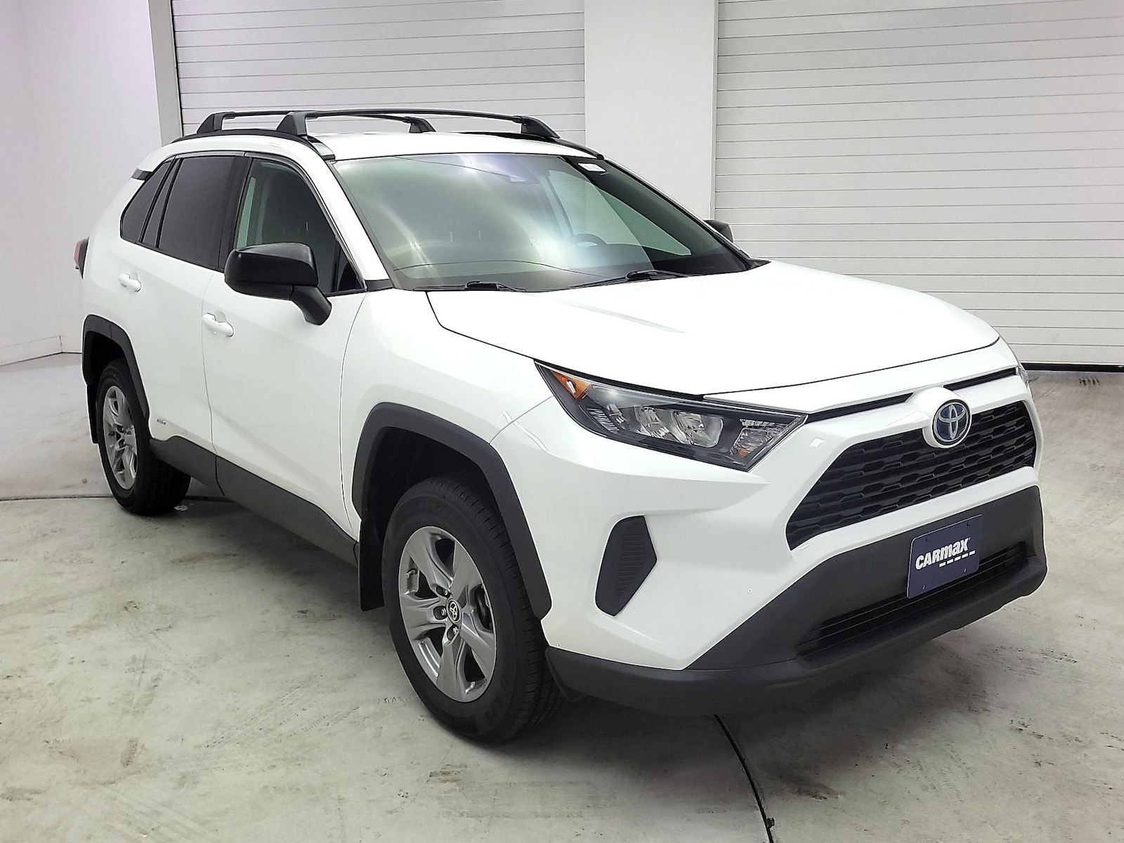 2022 Toyota RAV4 LE - Photo 1