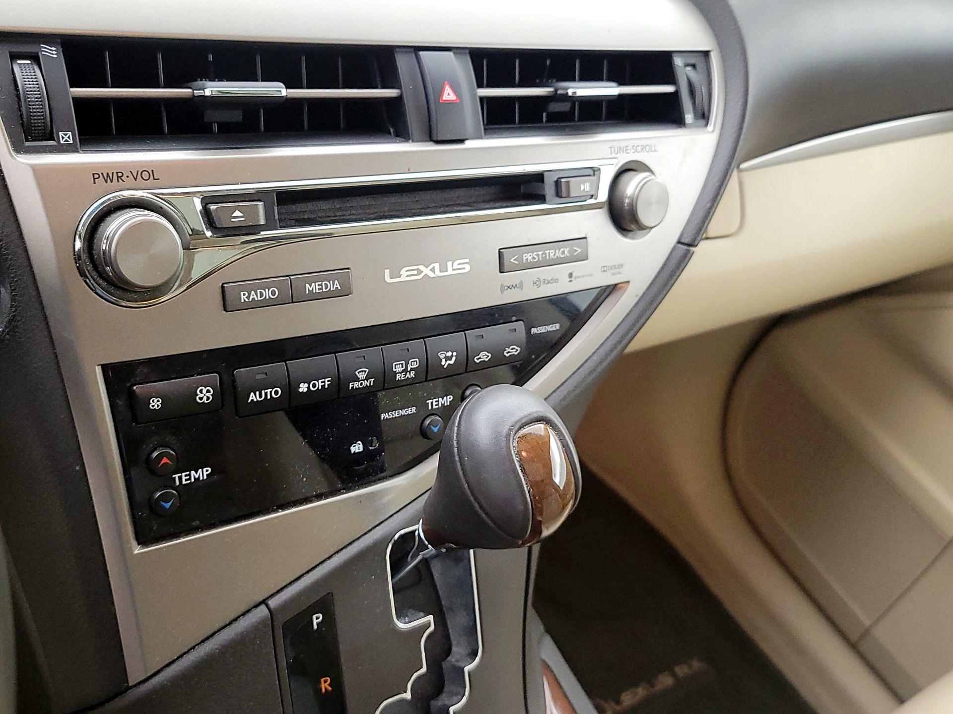 Thumbnail: 2015 Lexus RX - 17