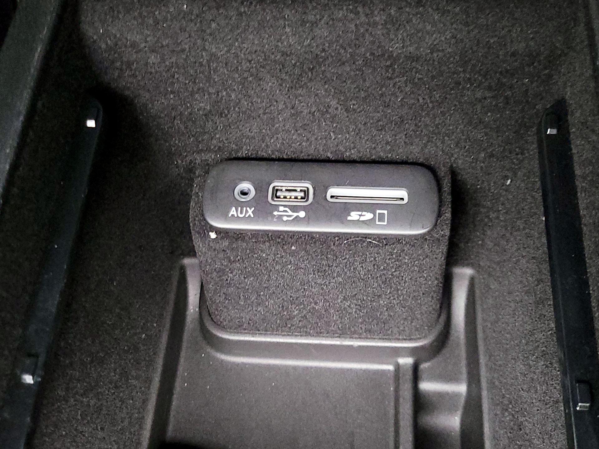 Thumbnail: 2016 Dodge Charger - 17