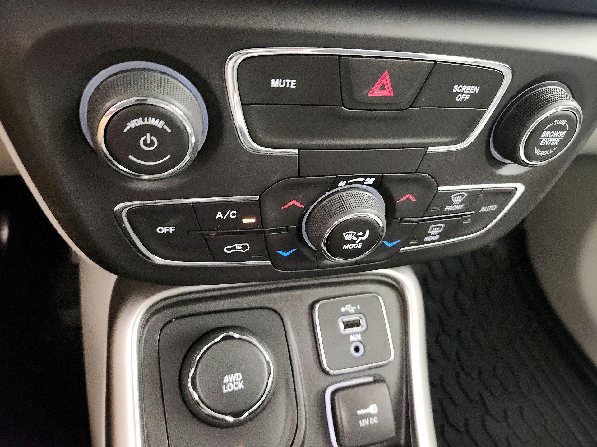 Thumbnail: 2019 Jeep Compass - 16