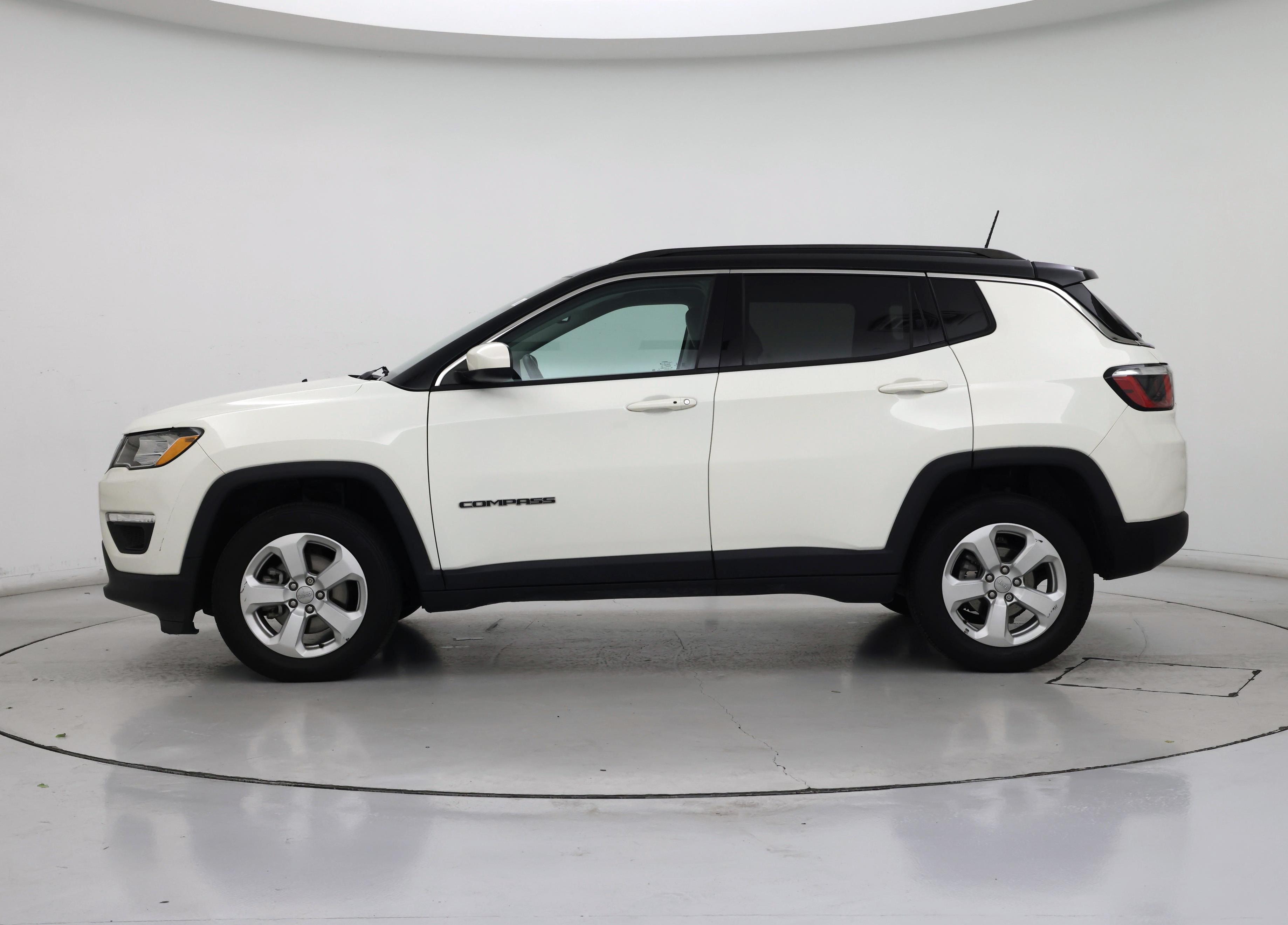 Thumbnail: 2019 Jeep Compass - 3