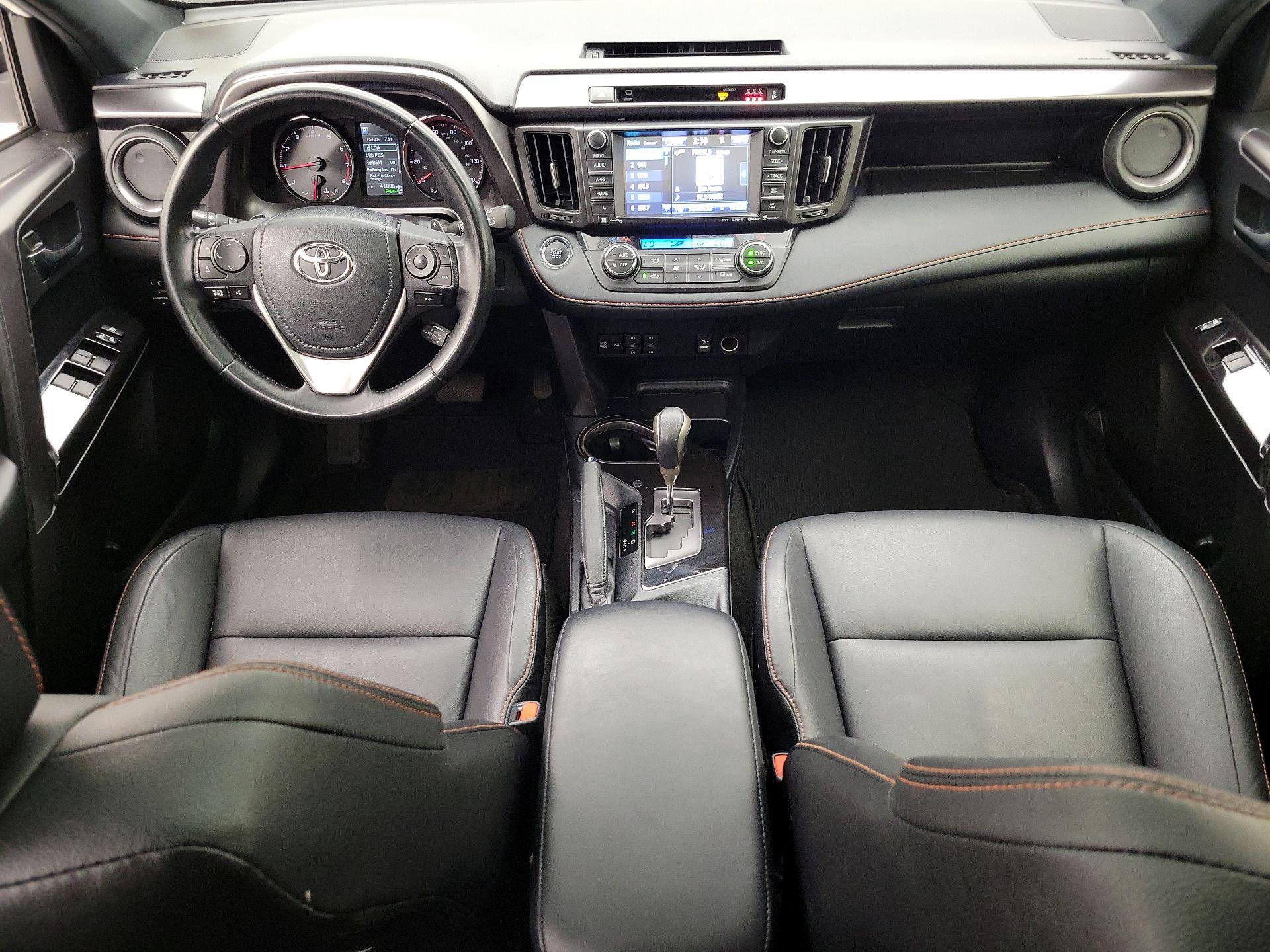 Thumbnail: 2018 Toyota RAV4 - 9