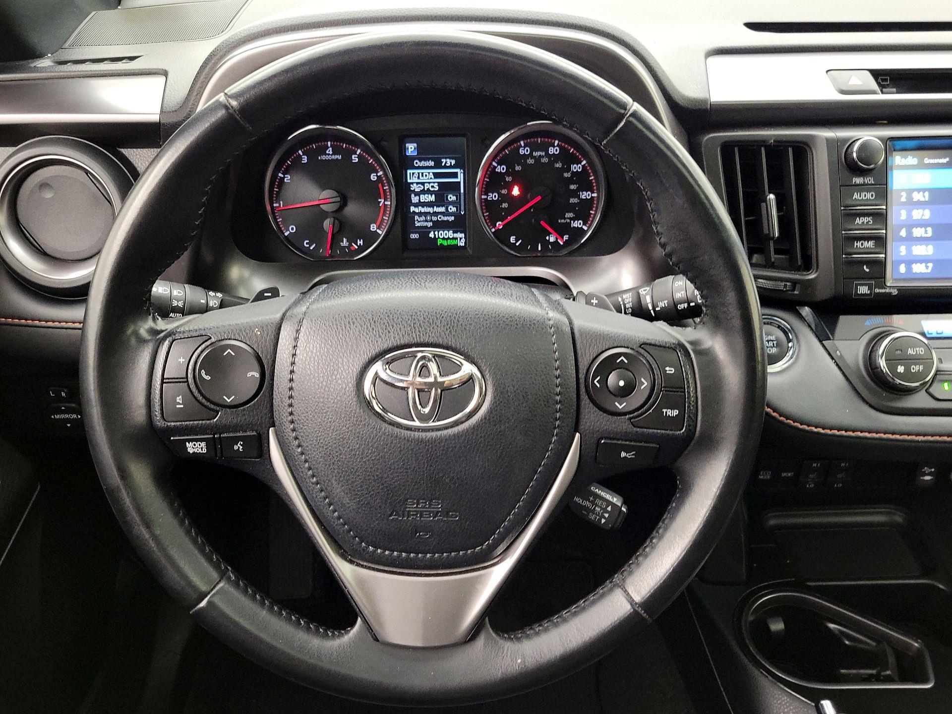 Thumbnail: 2018 Toyota RAV4 - 10