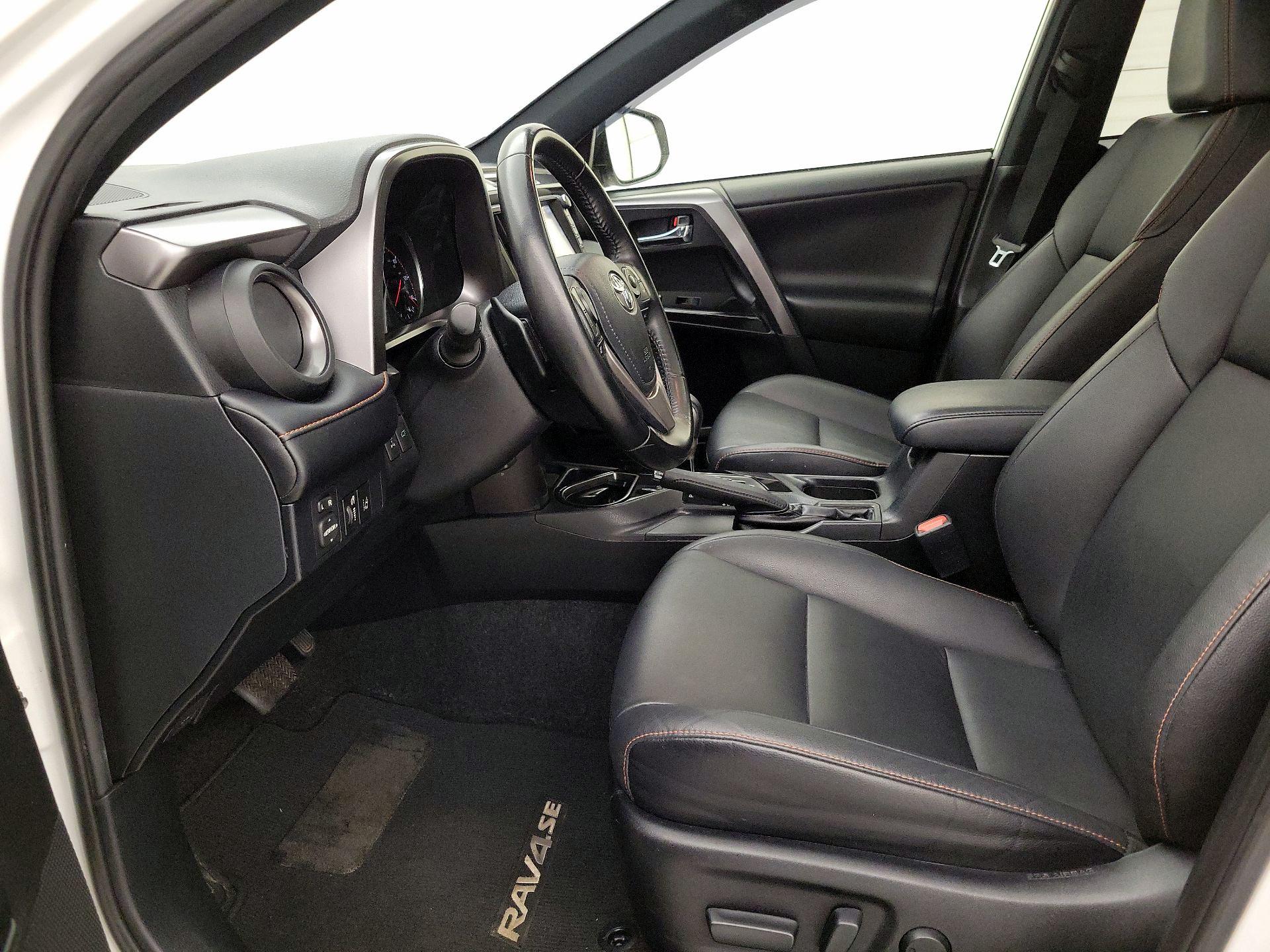 Thumbnail: 2018 Toyota RAV4 - 11