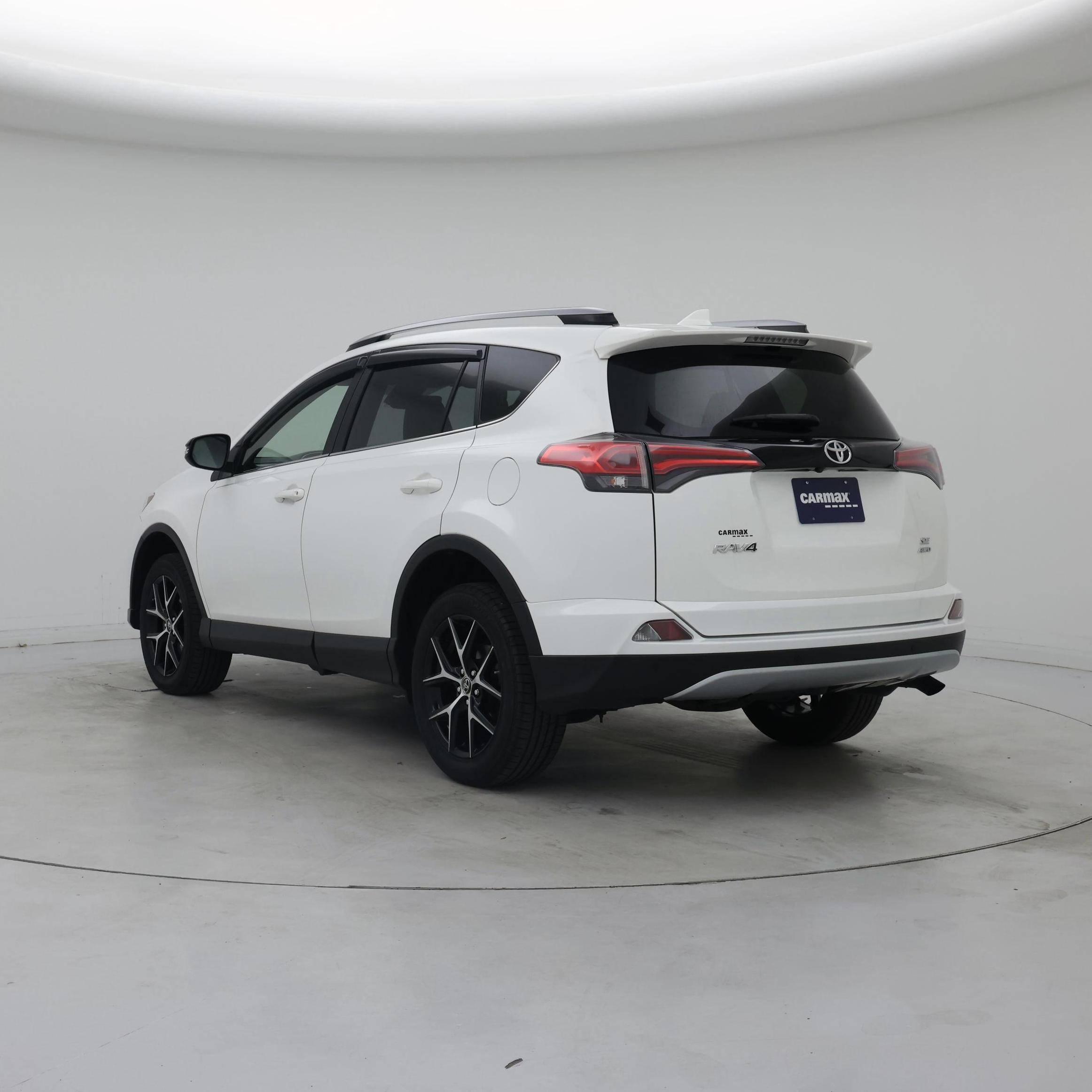 Thumbnail: 2018 Toyota RAV4 - 2