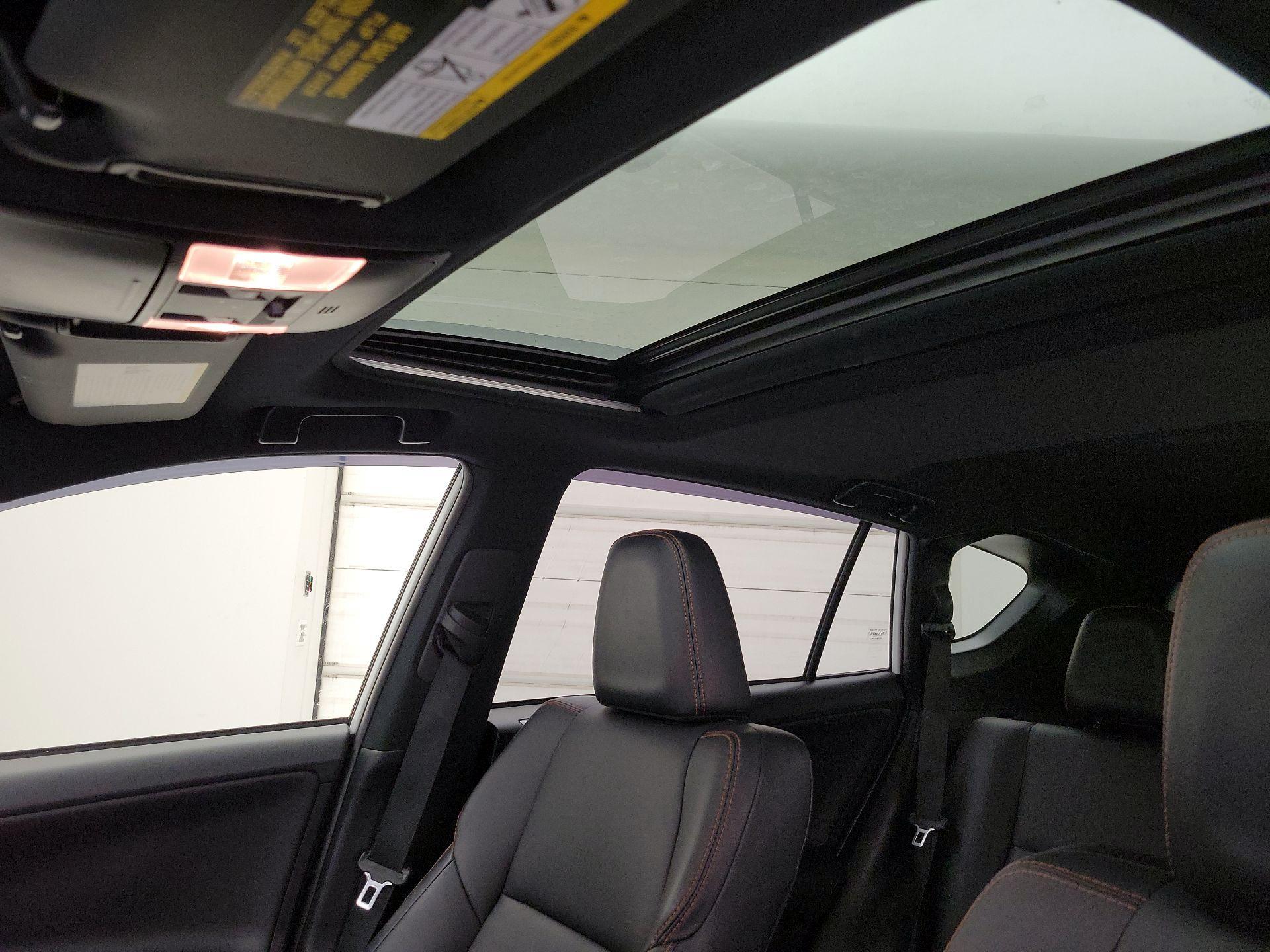 Thumbnail: 2018 Toyota RAV4 - 19