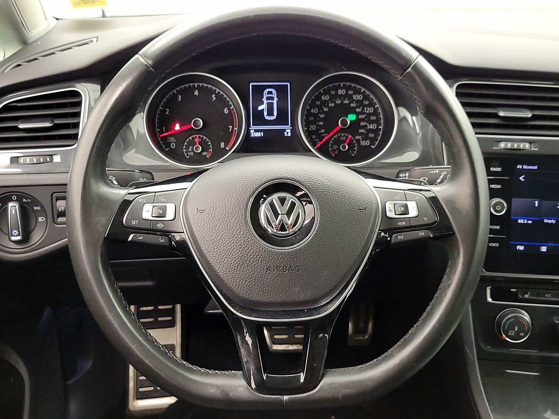 Thumbnail: 2019 Volkswagen Golf - 10