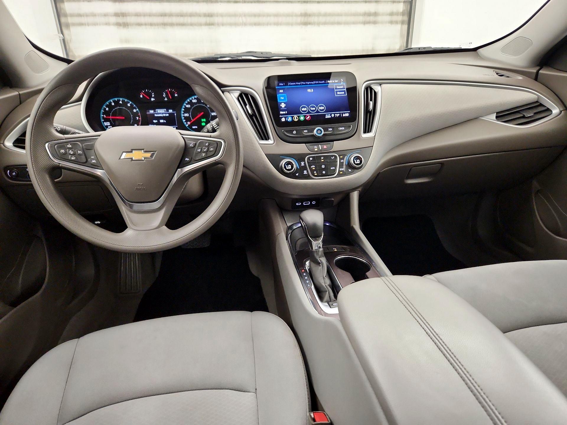 Thumbnail: 2024 Chevrolet Malibu - 9