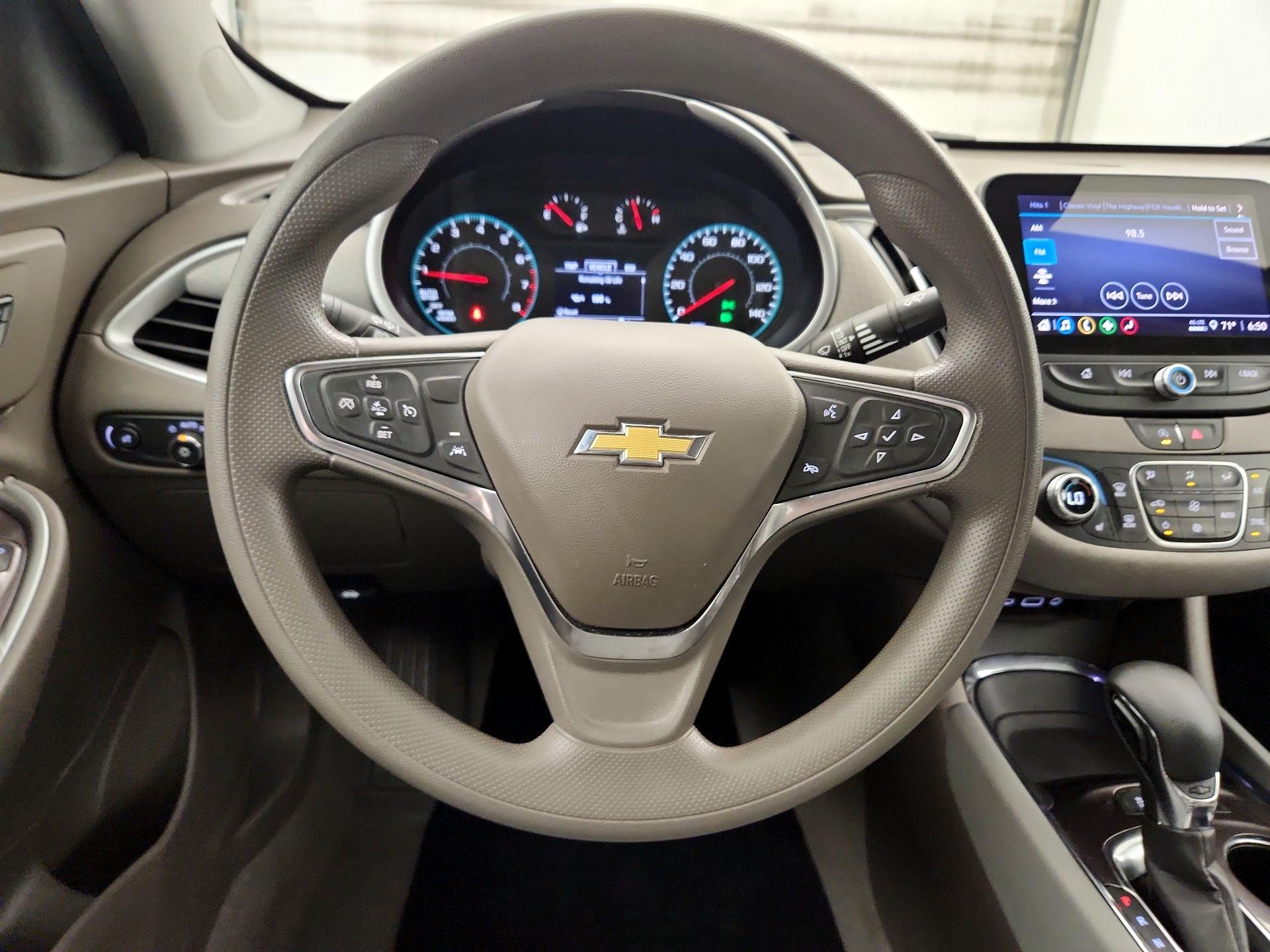 Thumbnail: 2024 Chevrolet Malibu - 10