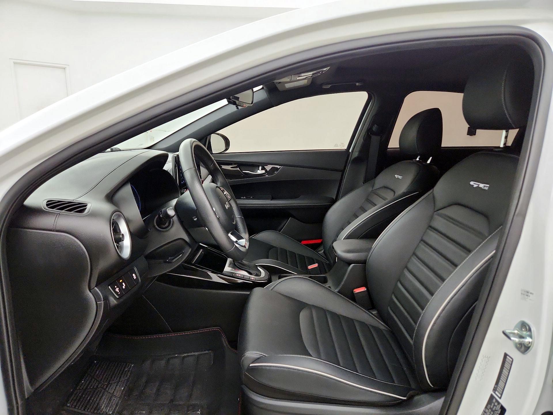 Thumbnail: 2024 Kia Forte - 9