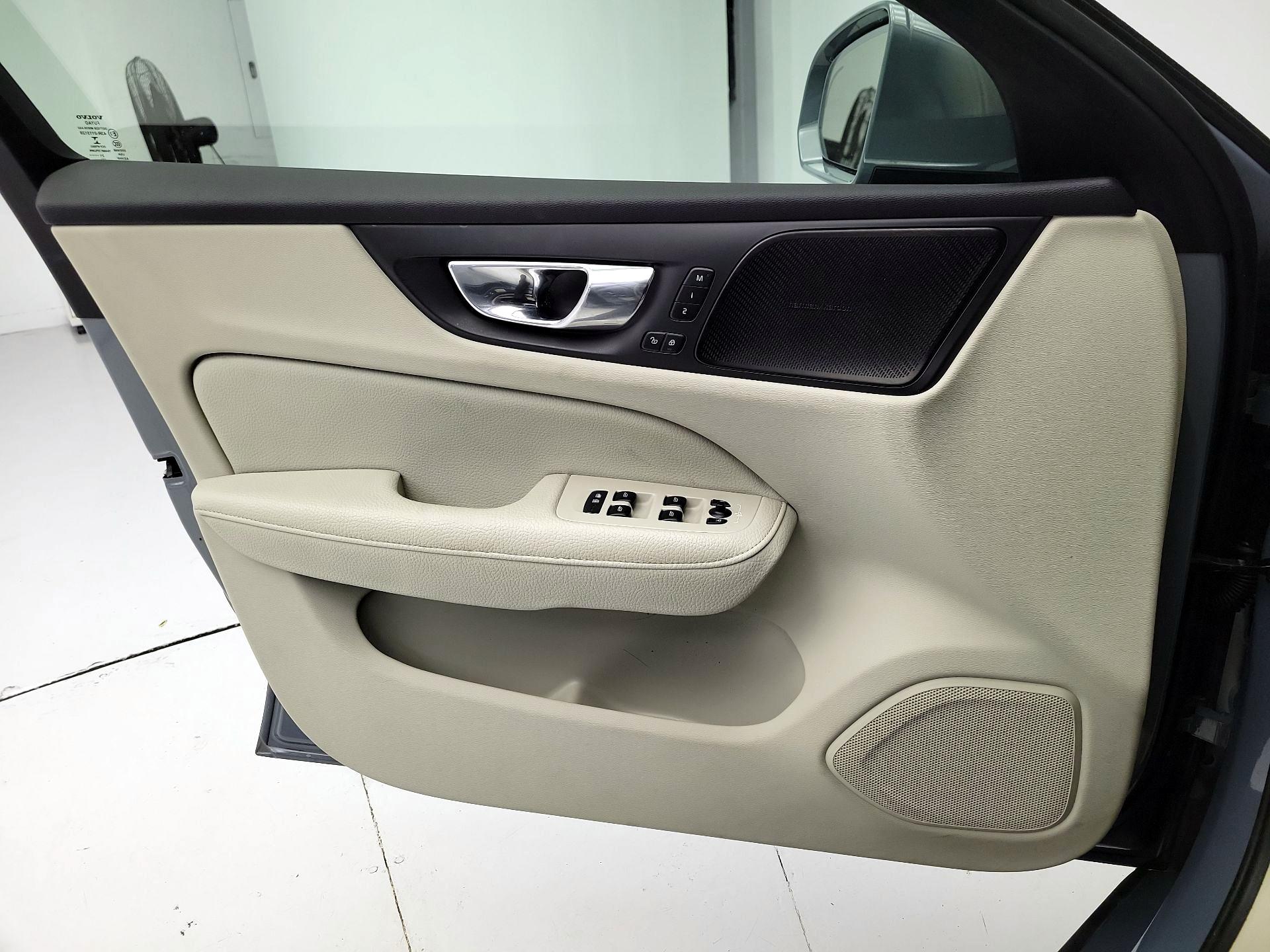 Thumbnail: 2022 Volvo S60 - 12