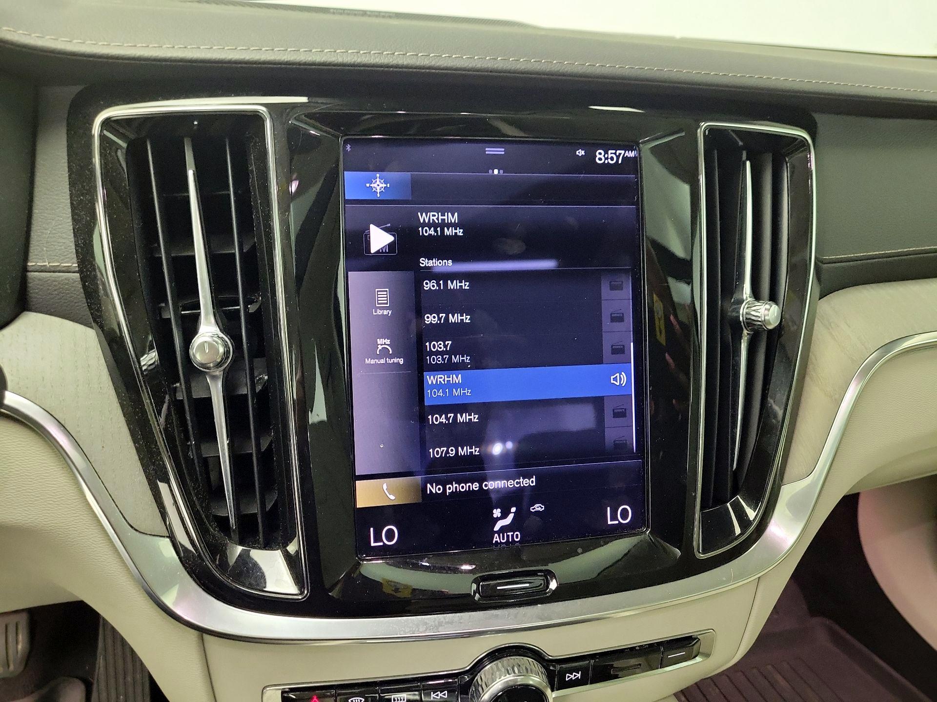 Thumbnail: 2022 Volvo S60 - 16