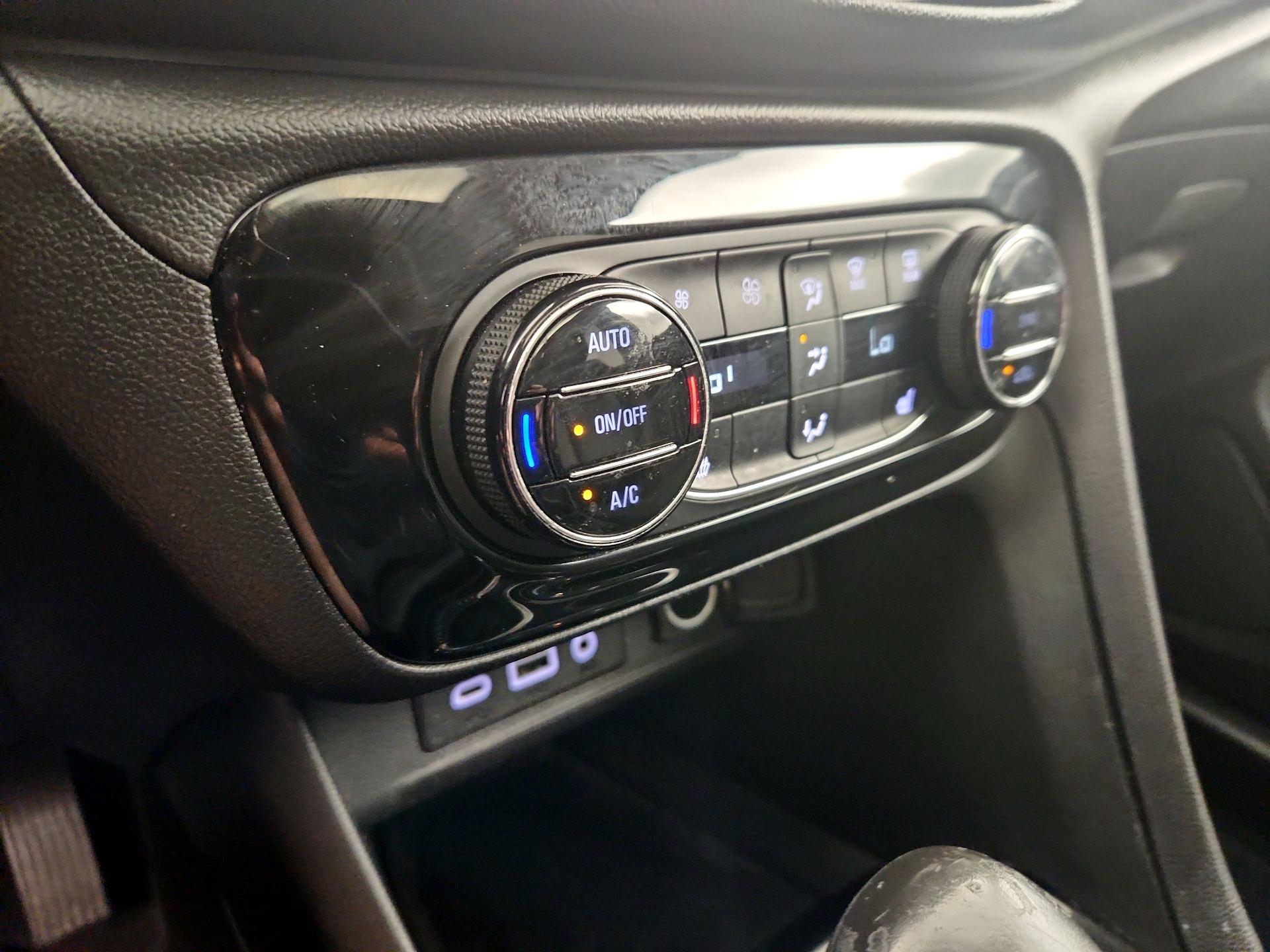 Thumbnail: 2021 Buick Encore GX - 16
