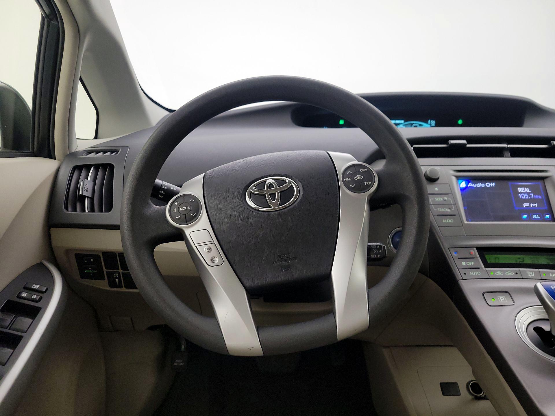 Thumbnail: 2015 Toyota Prius - 10