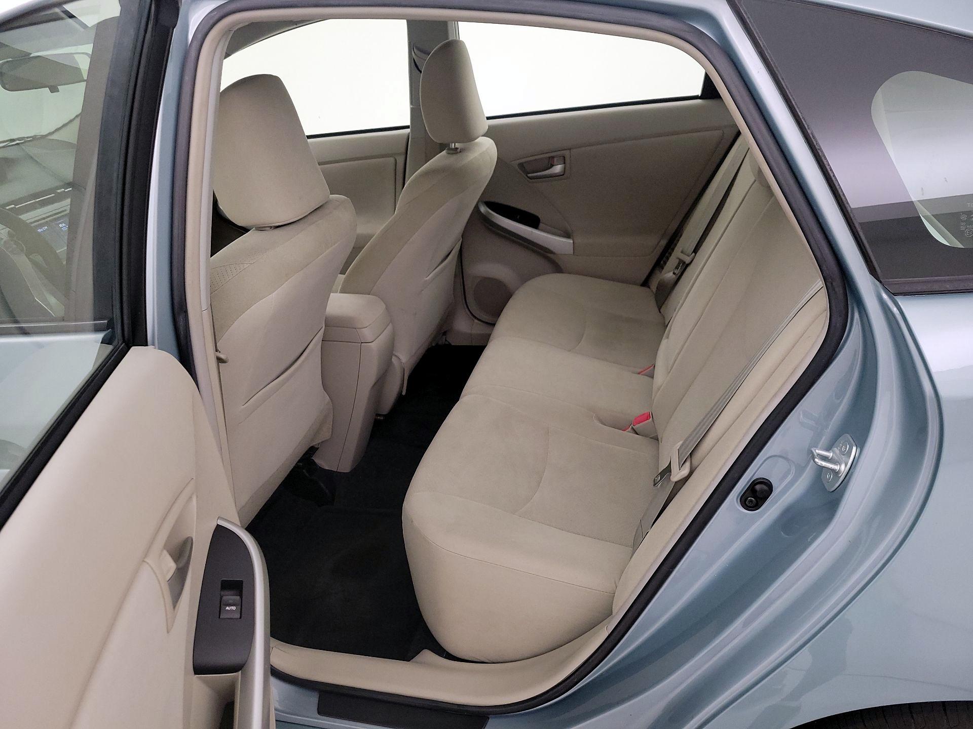 Thumbnail: 2015 Toyota Prius - 19