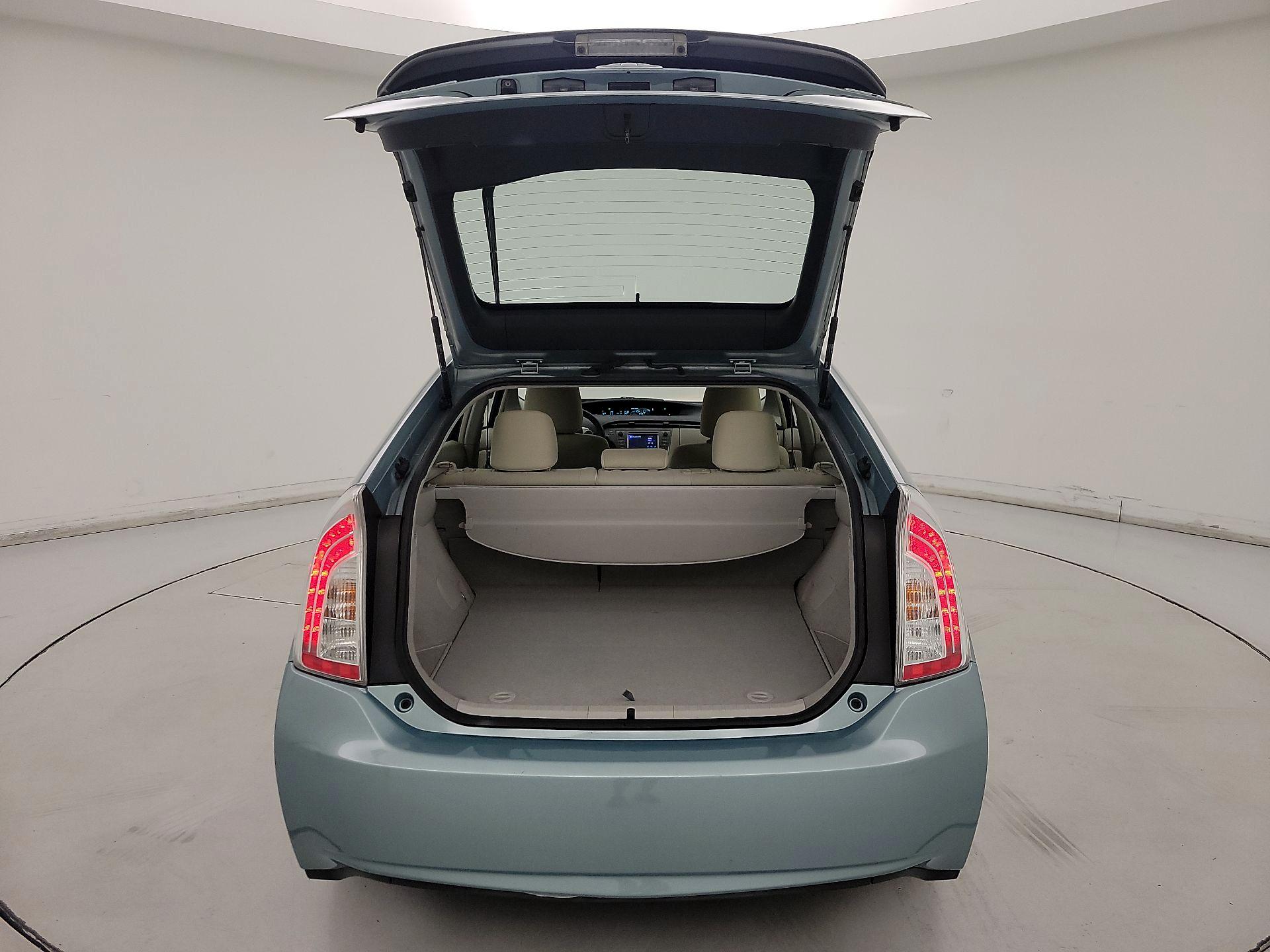 Thumbnail: 2015 Toyota Prius - 20