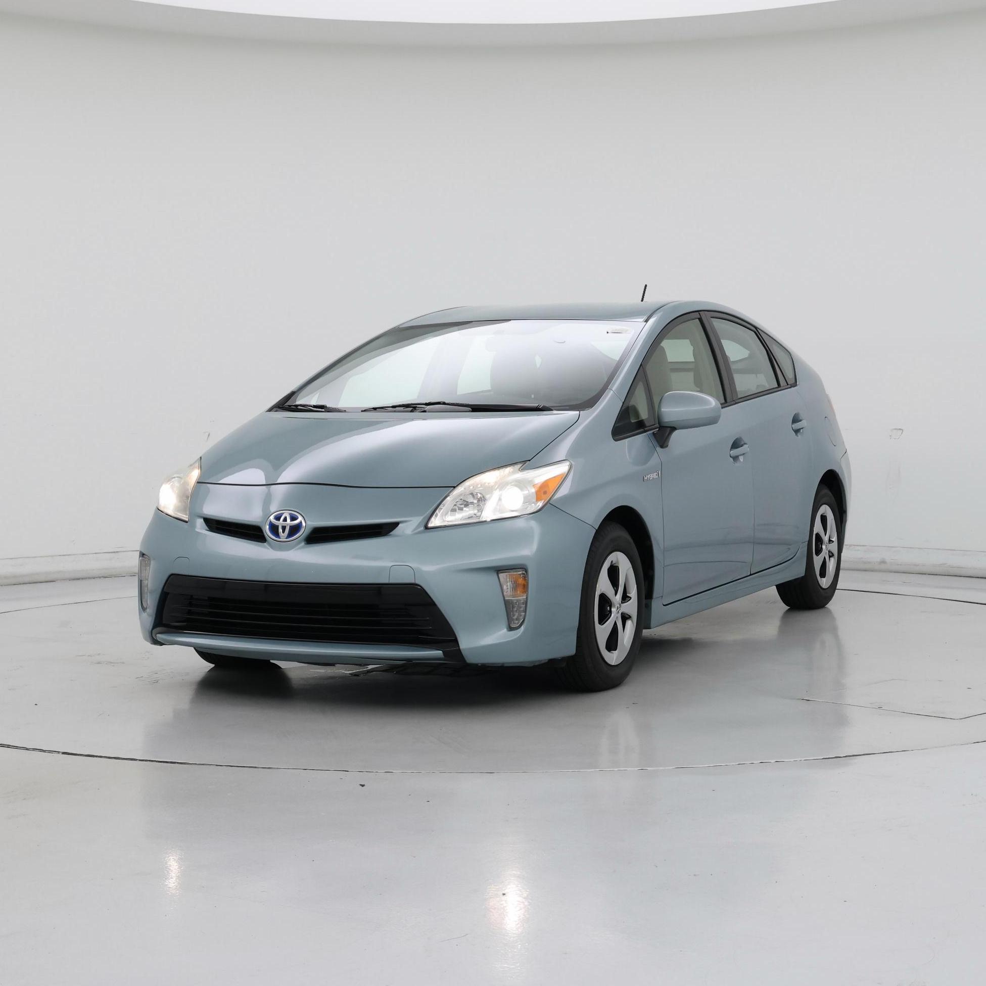 Thumbnail: 2015 Toyota Prius - 4