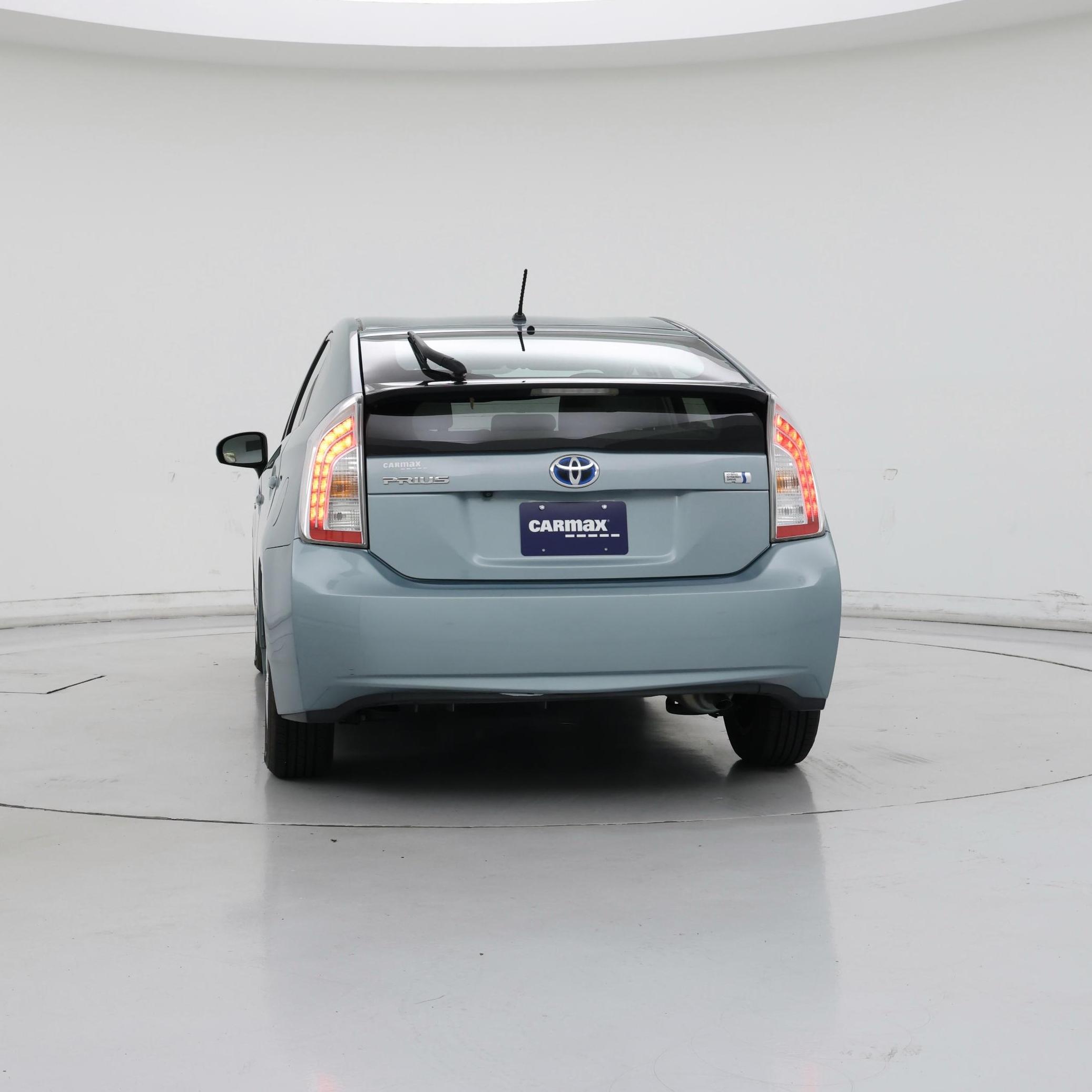 Thumbnail: 2015 Toyota Prius - 6