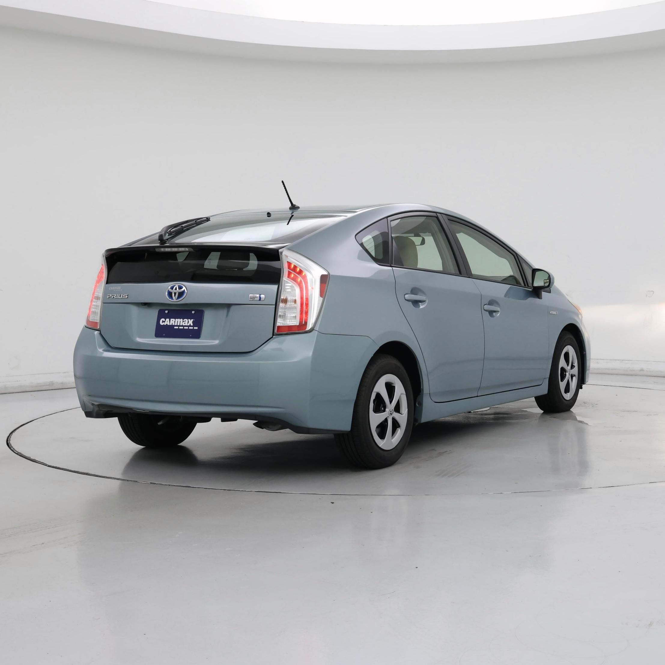Thumbnail: 2015 Toyota Prius - 8
