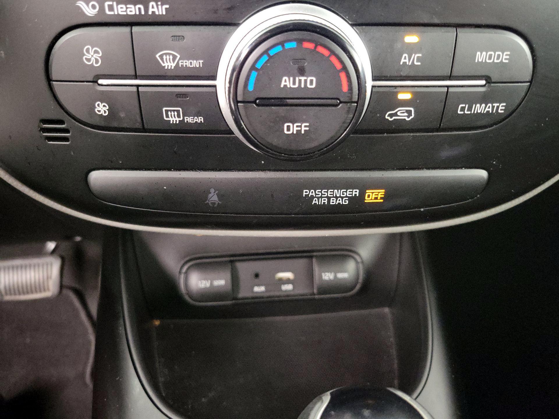 Thumbnail: 2018 Kia Soul - 16