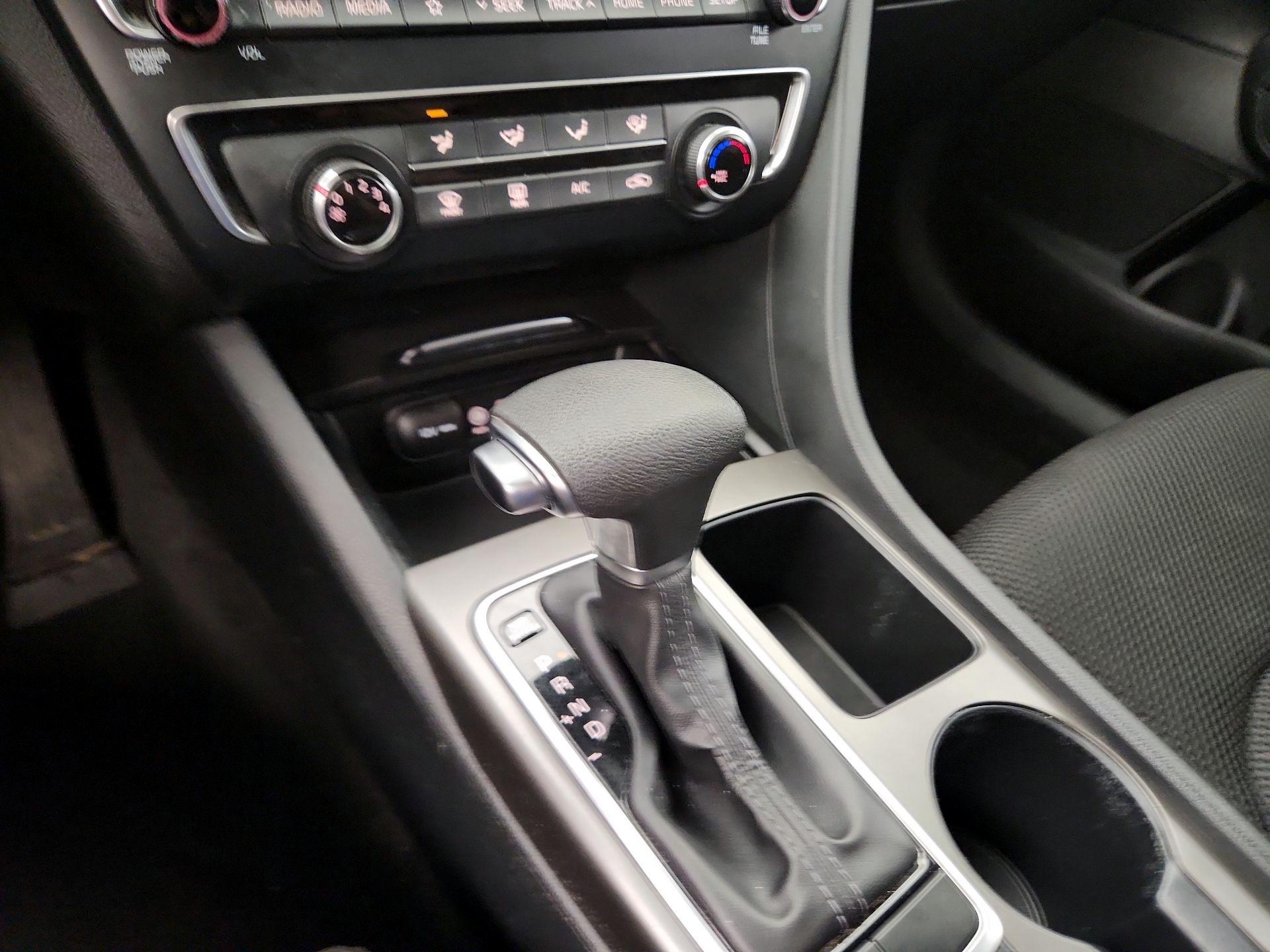 Thumbnail: 2019 Kia Optima - 17