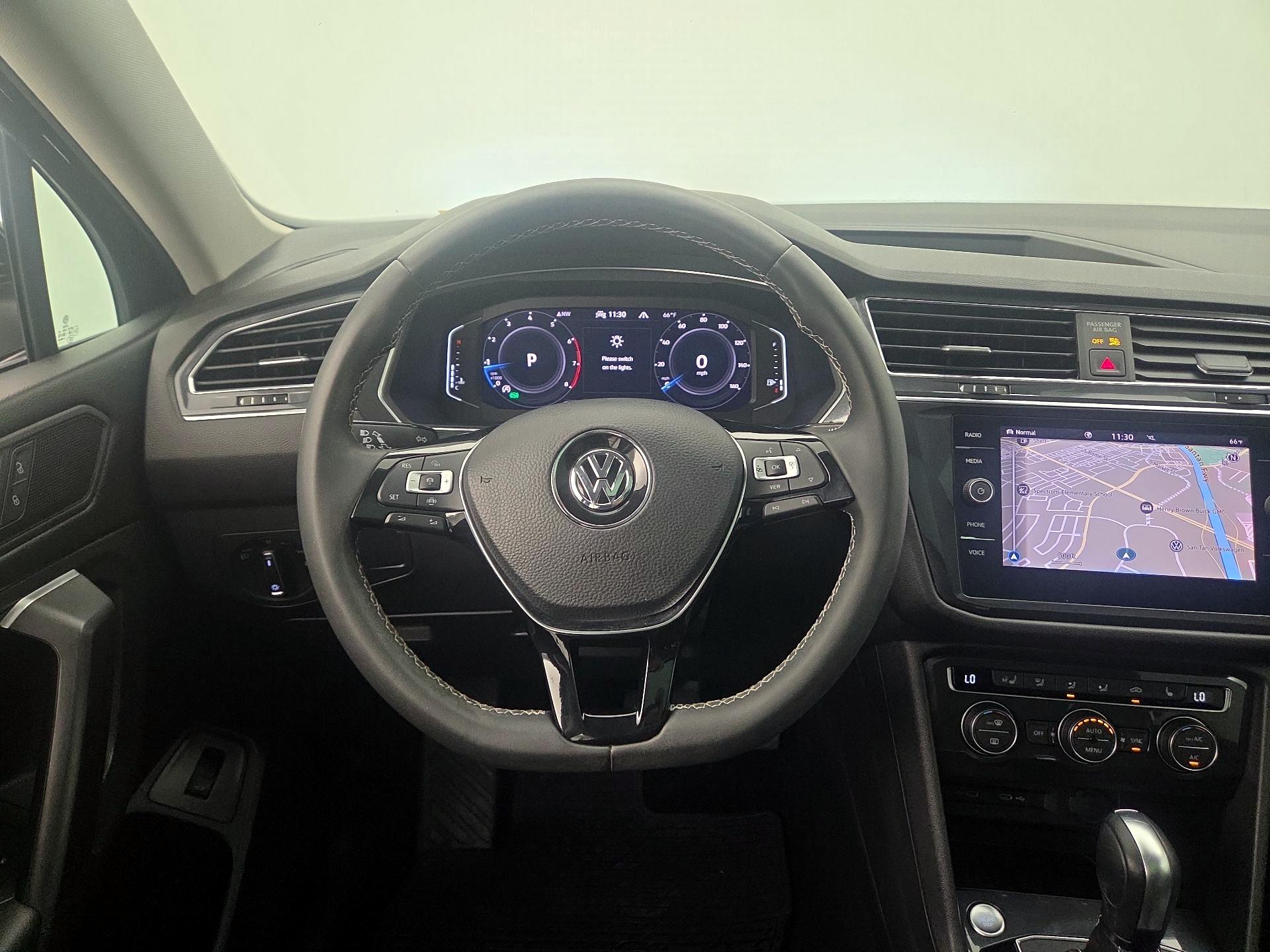 Thumbnail: 2021 Volkswagen Tiguan - 10