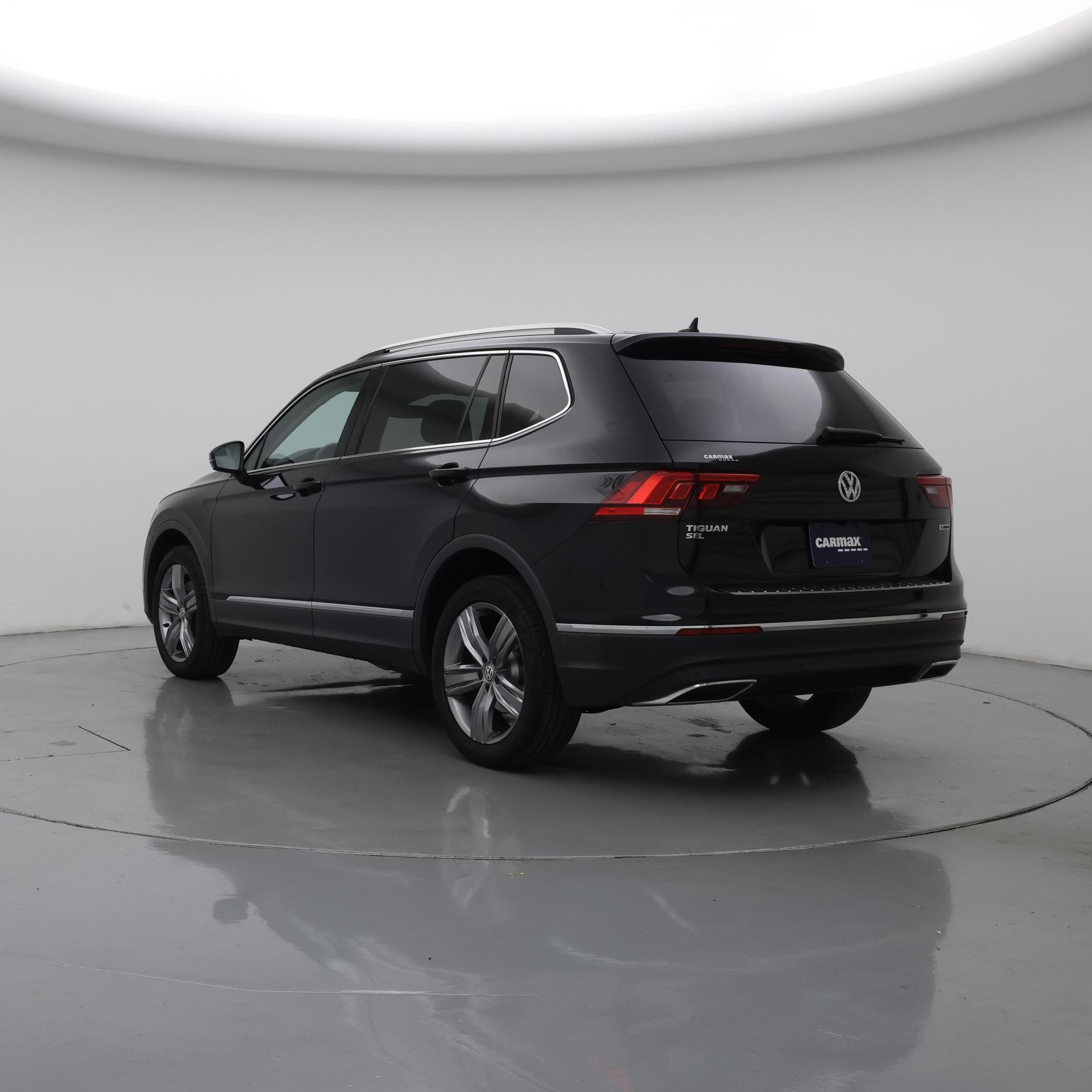 Thumbnail: 2021 Volkswagen Tiguan - 2