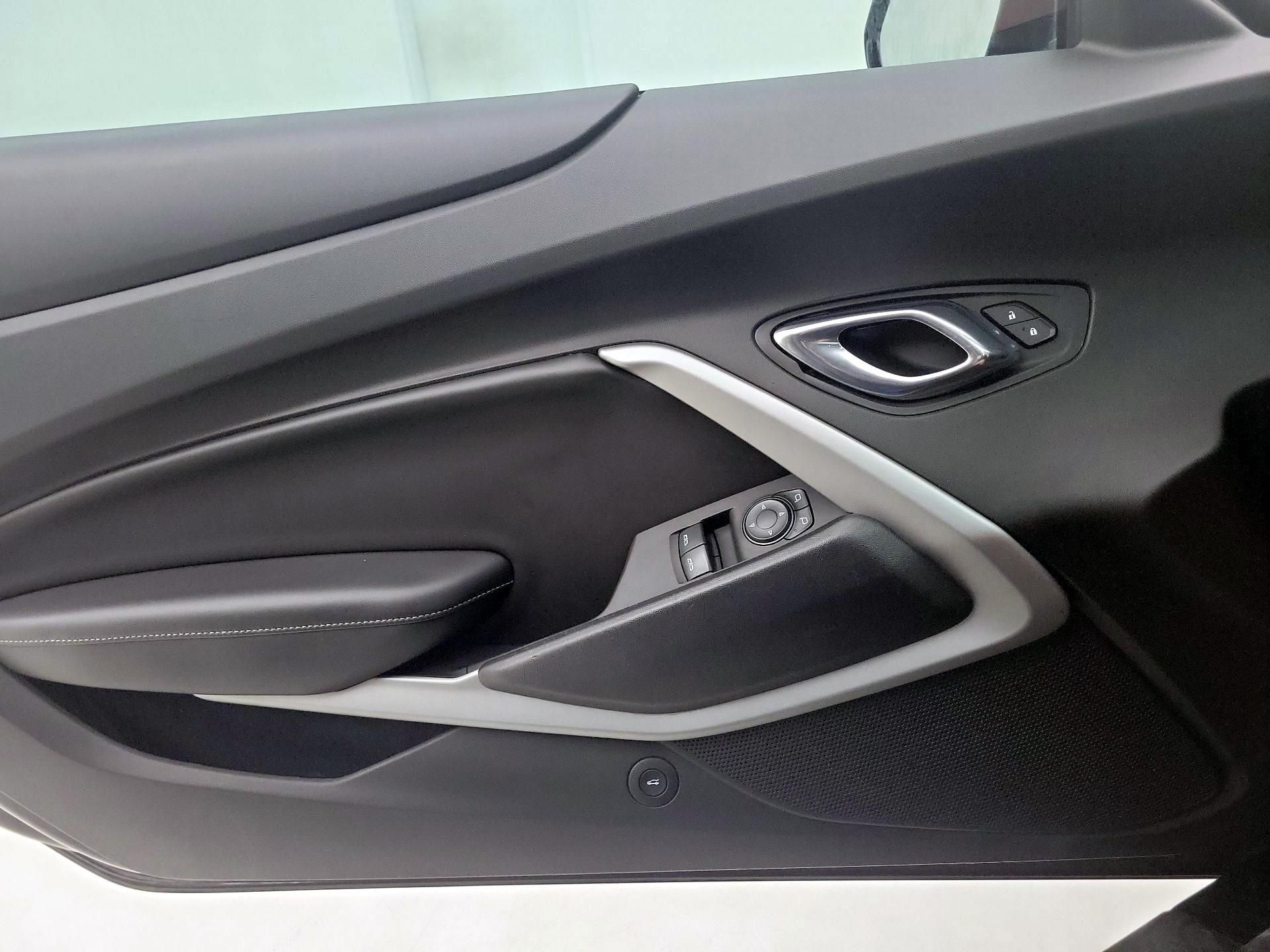 Thumbnail: 2017 Chevrolet Camaro - 12