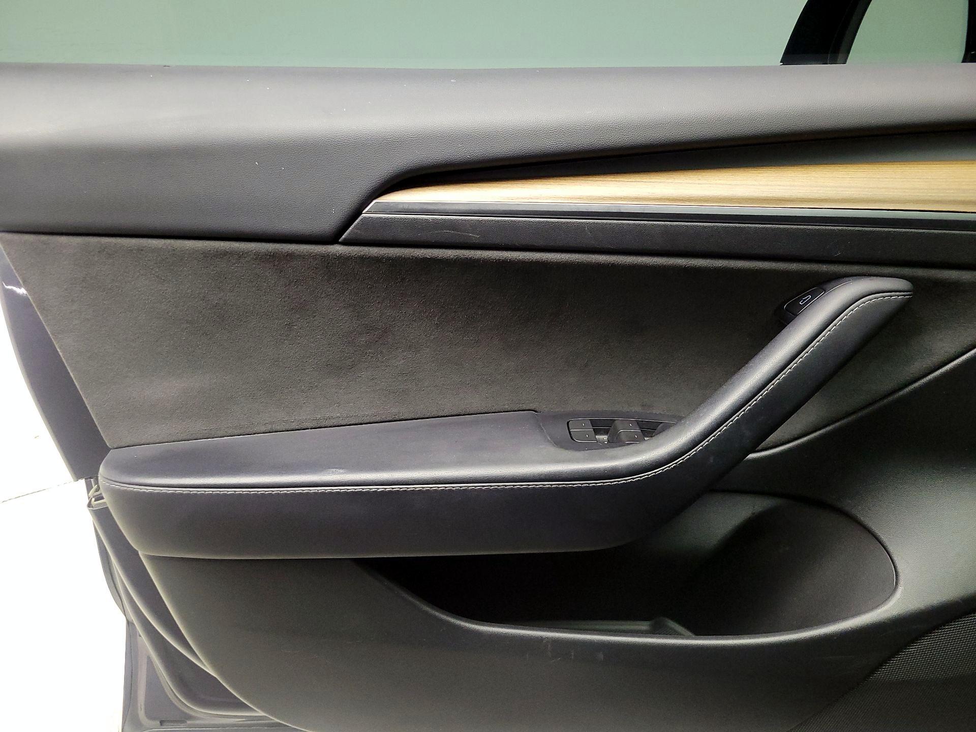 Thumbnail: 2023 Tesla Model 3 - 12