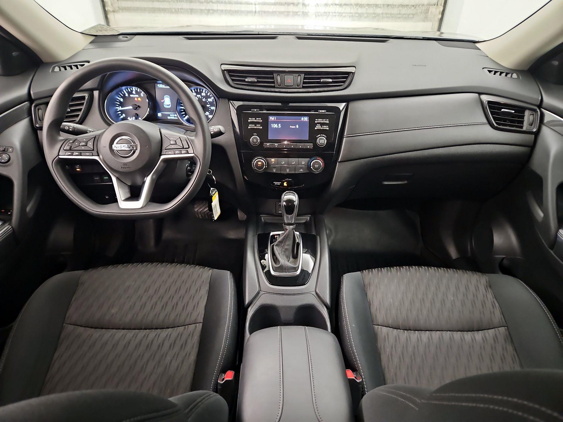 Thumbnail: 2017 Nissan Rogue - 9