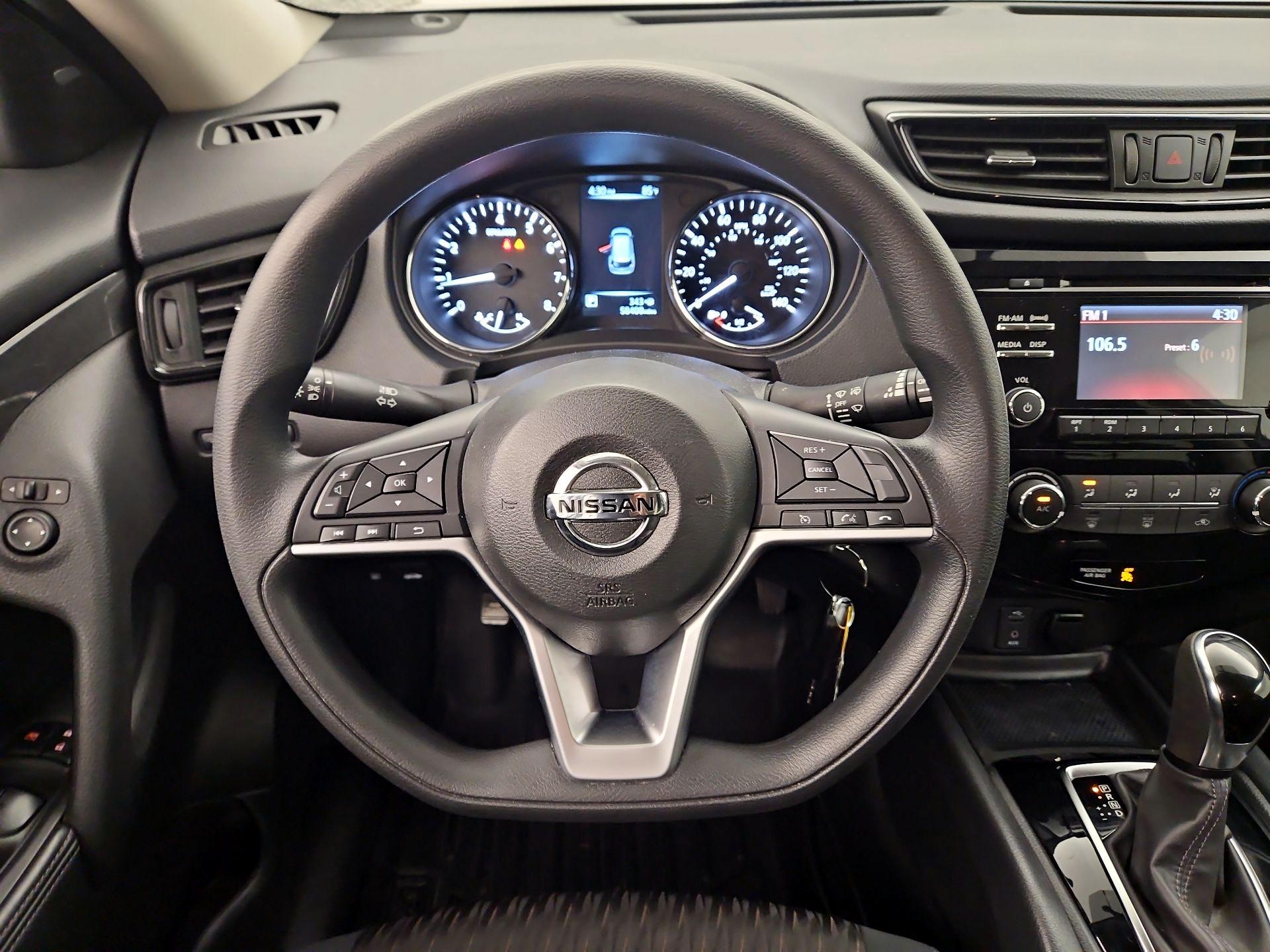 Thumbnail: 2017 Nissan Rogue - 10
