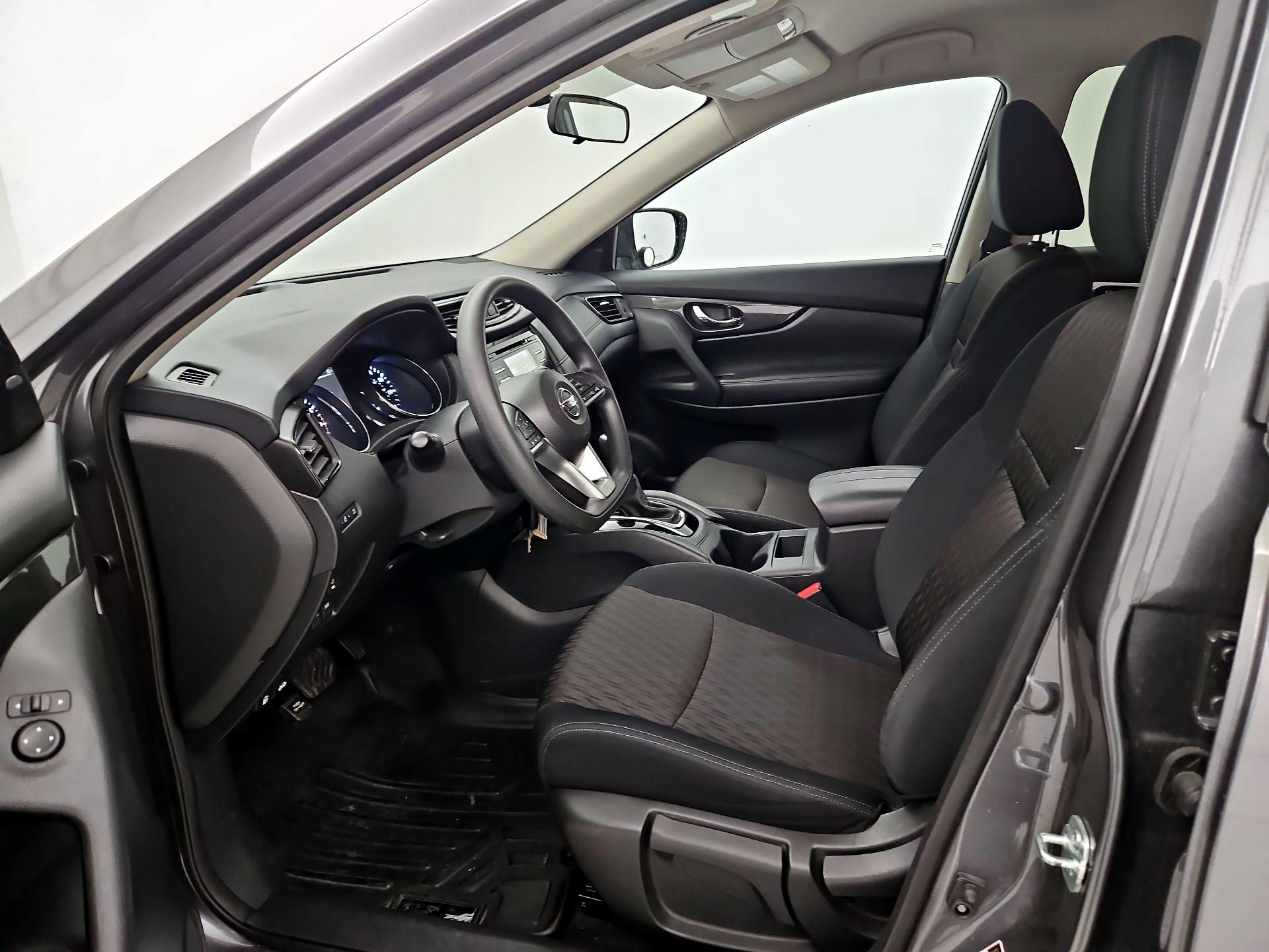 Thumbnail: 2017 Nissan Rogue - 11