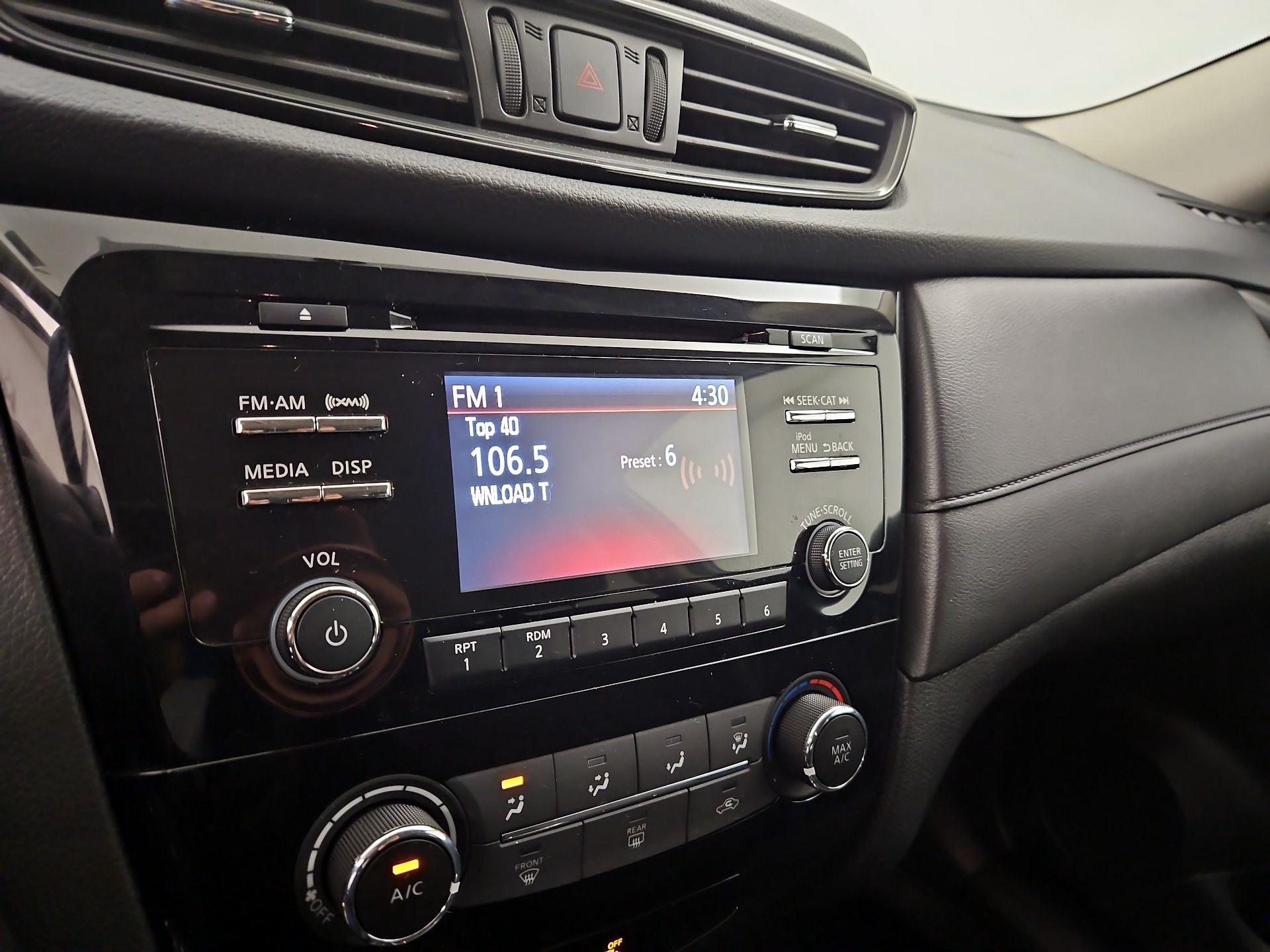 Thumbnail: 2017 Nissan Rogue - 15