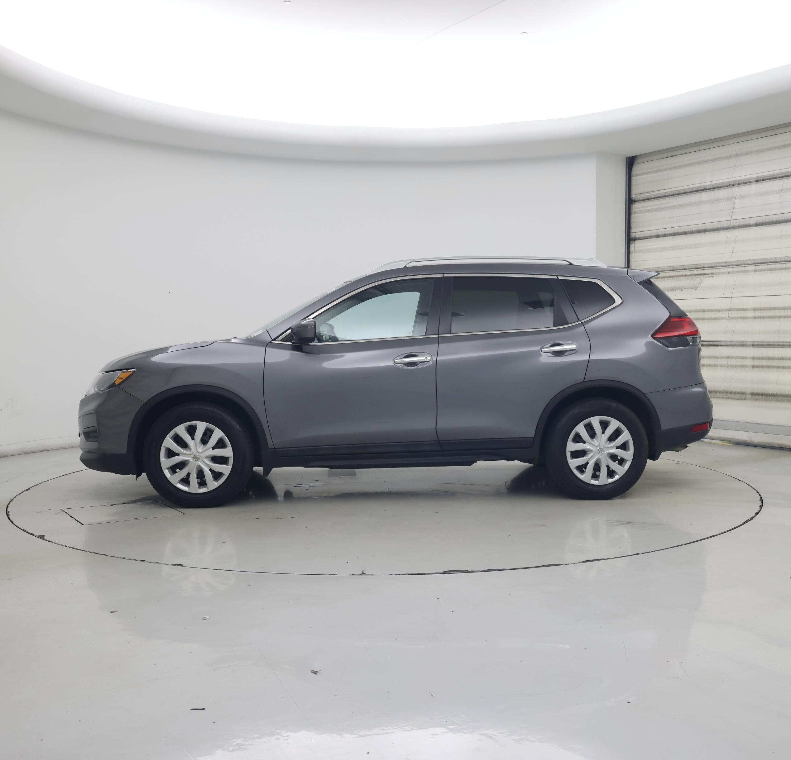 Thumbnail: 2017 Nissan Rogue - 3
