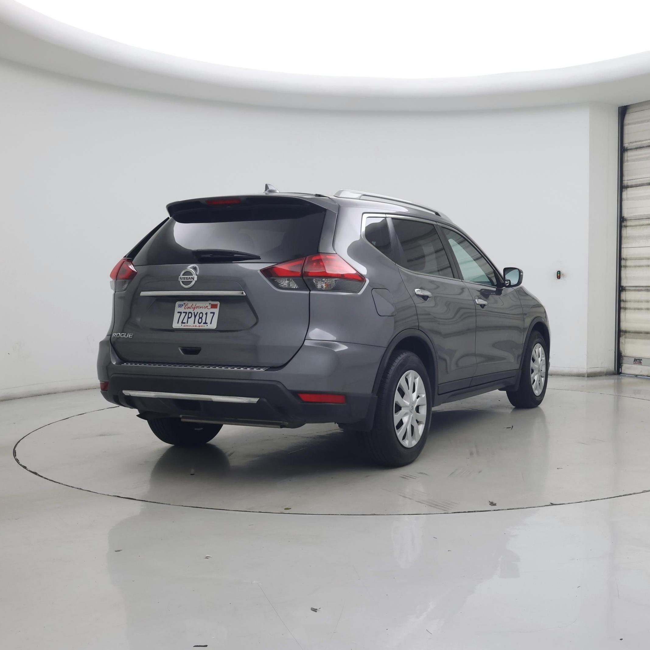 Thumbnail: 2017 Nissan Rogue - 8