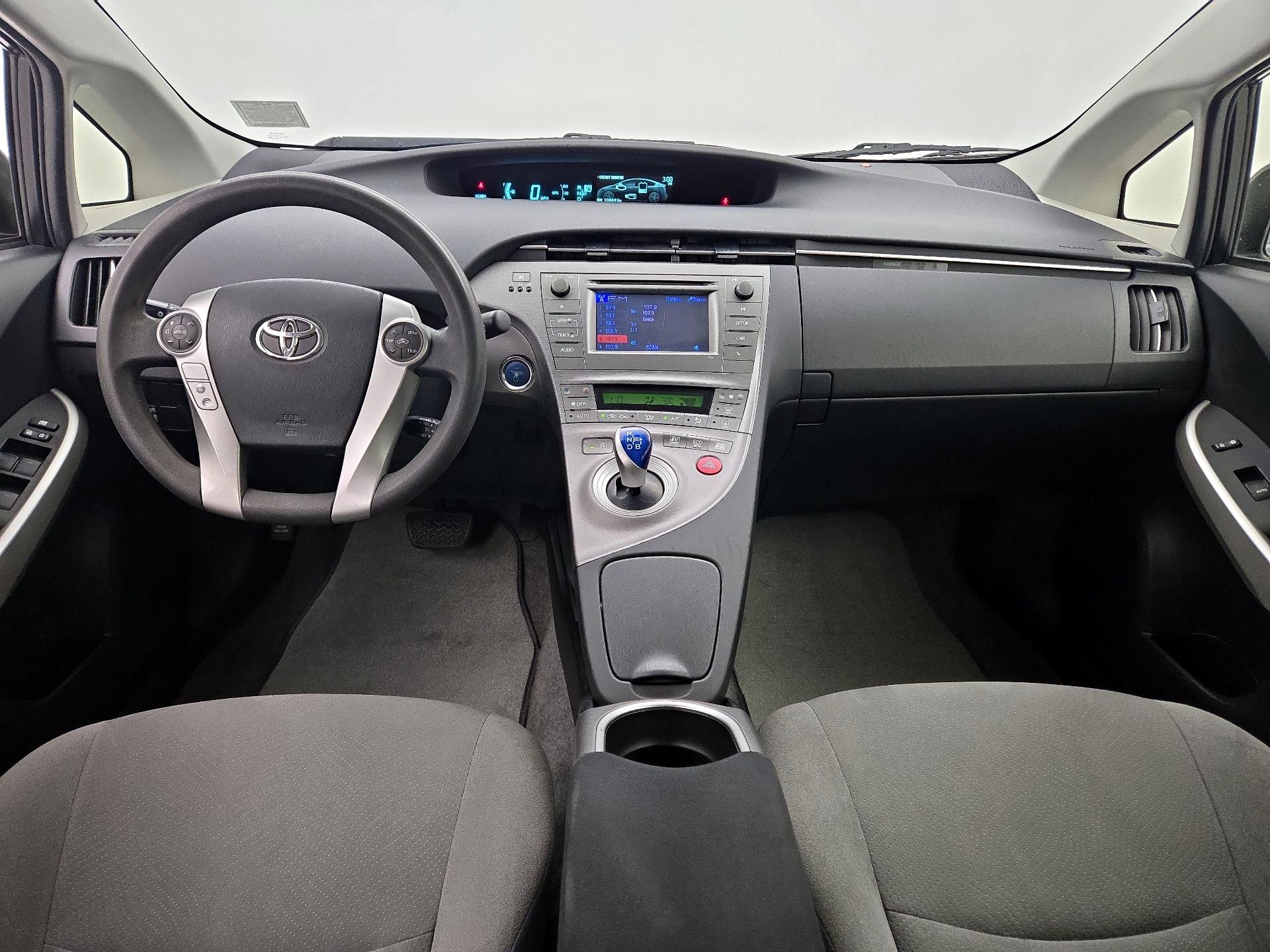 Thumbnail: 2015 Toyota Prius - 9