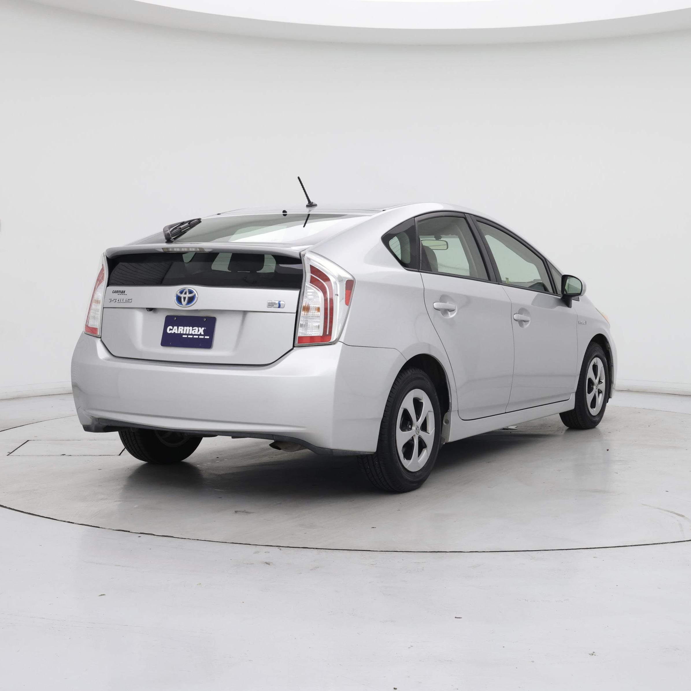 Thumbnail: 2015 Toyota Prius - 8