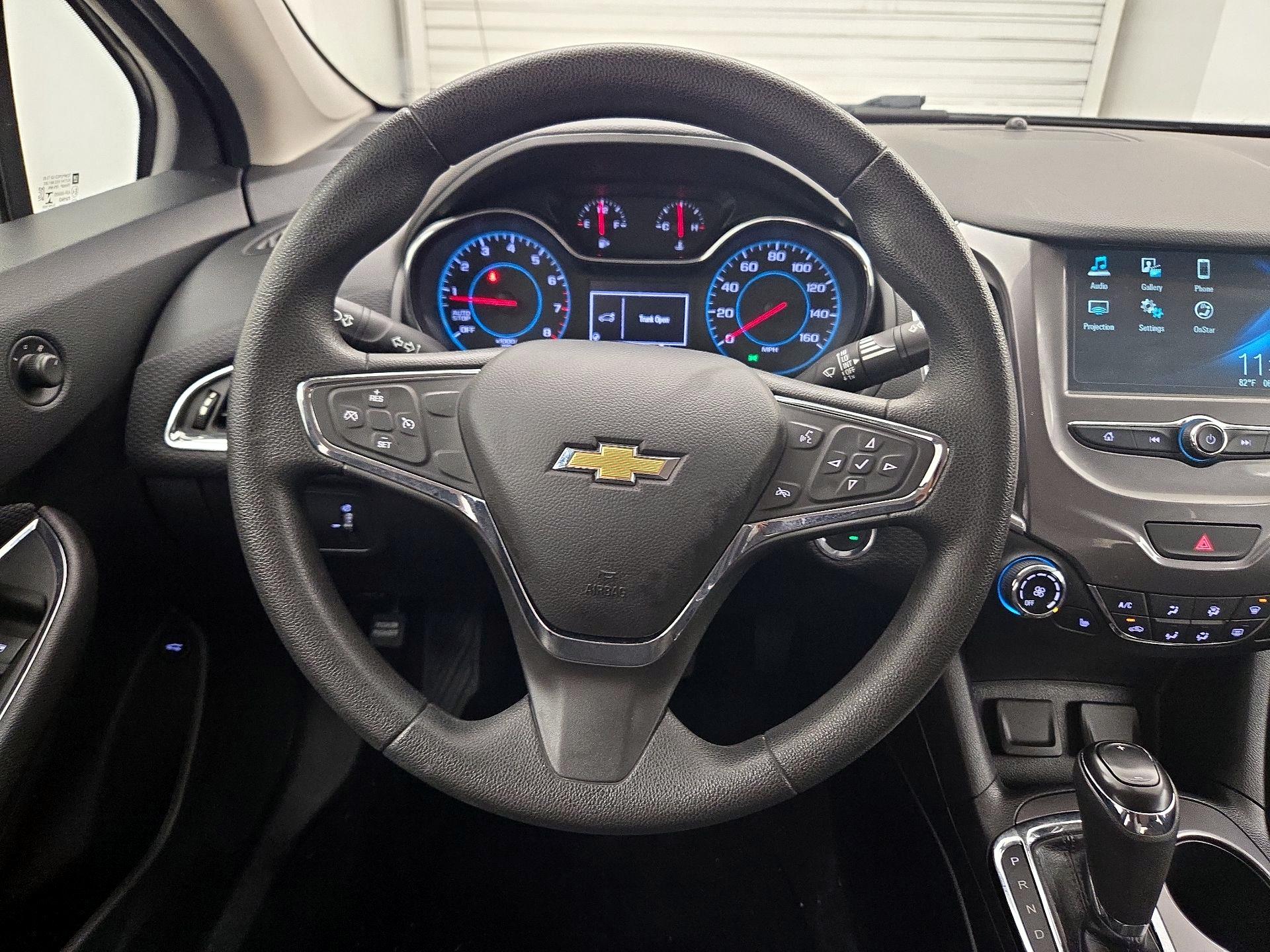 Thumbnail: 2018 Chevrolet Cruze - 10