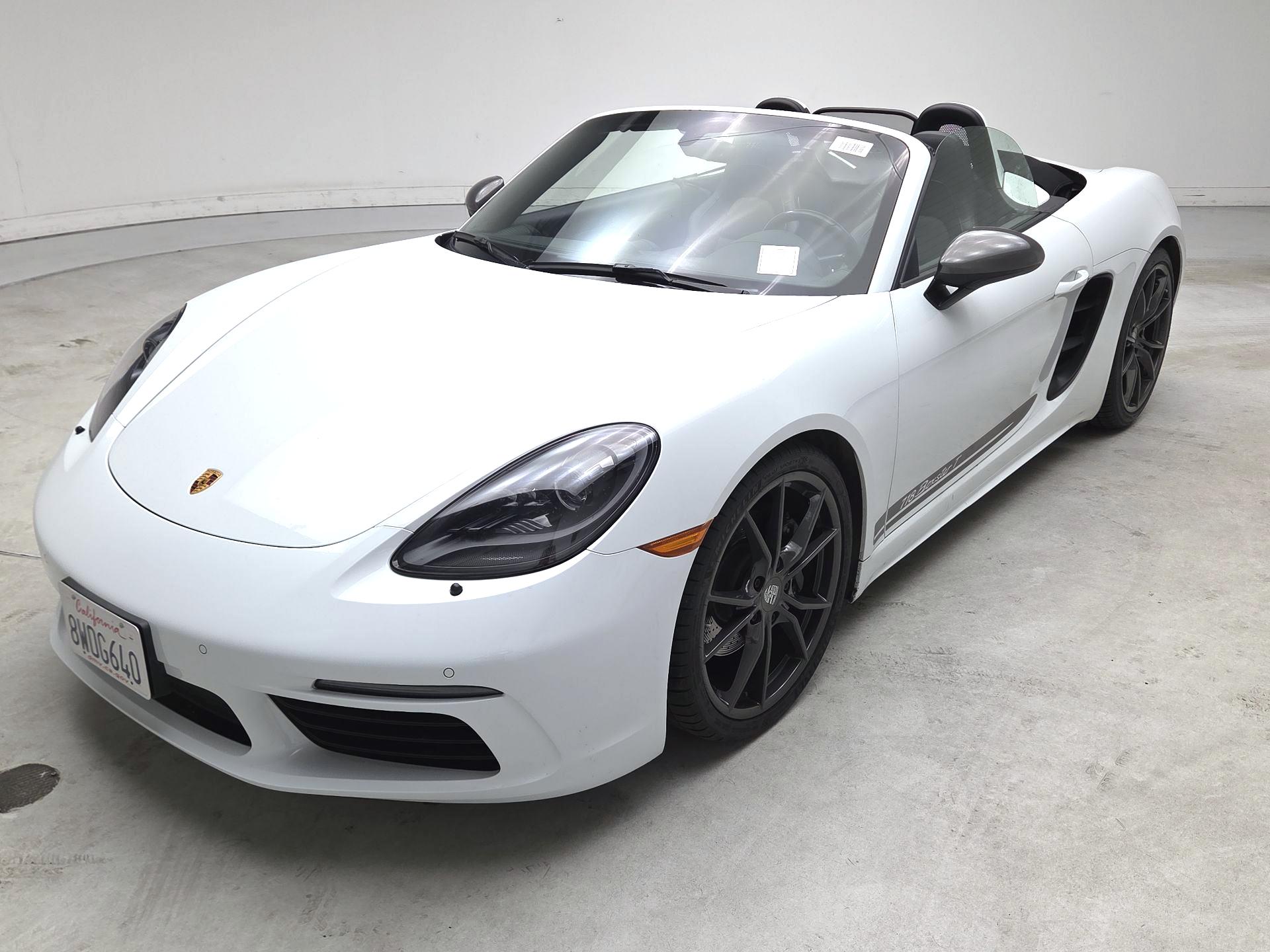 Thumbnail: 2021 Porsche 718 Boxster - 3