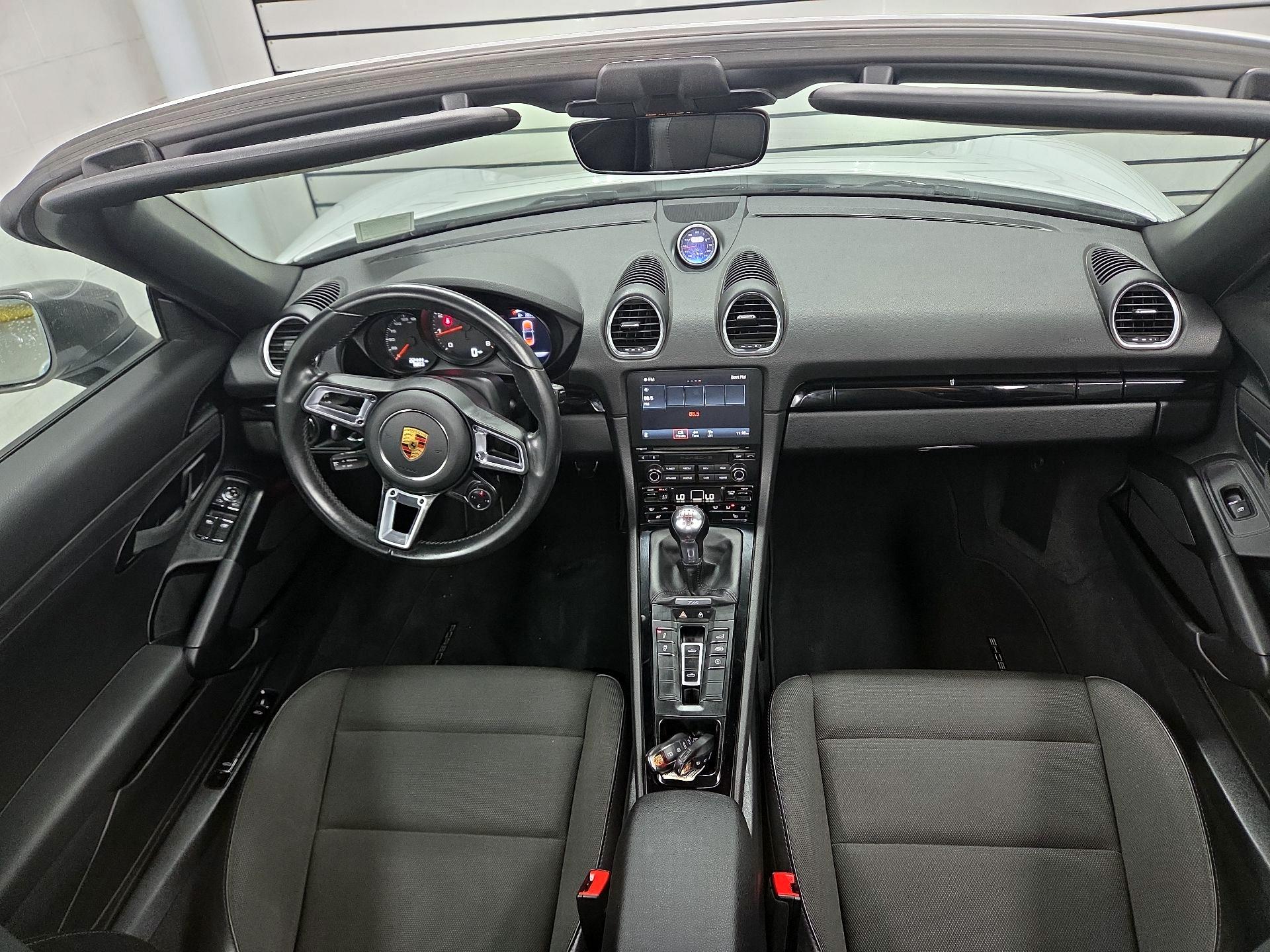 Thumbnail: 2021 Porsche 718 Boxster - 8