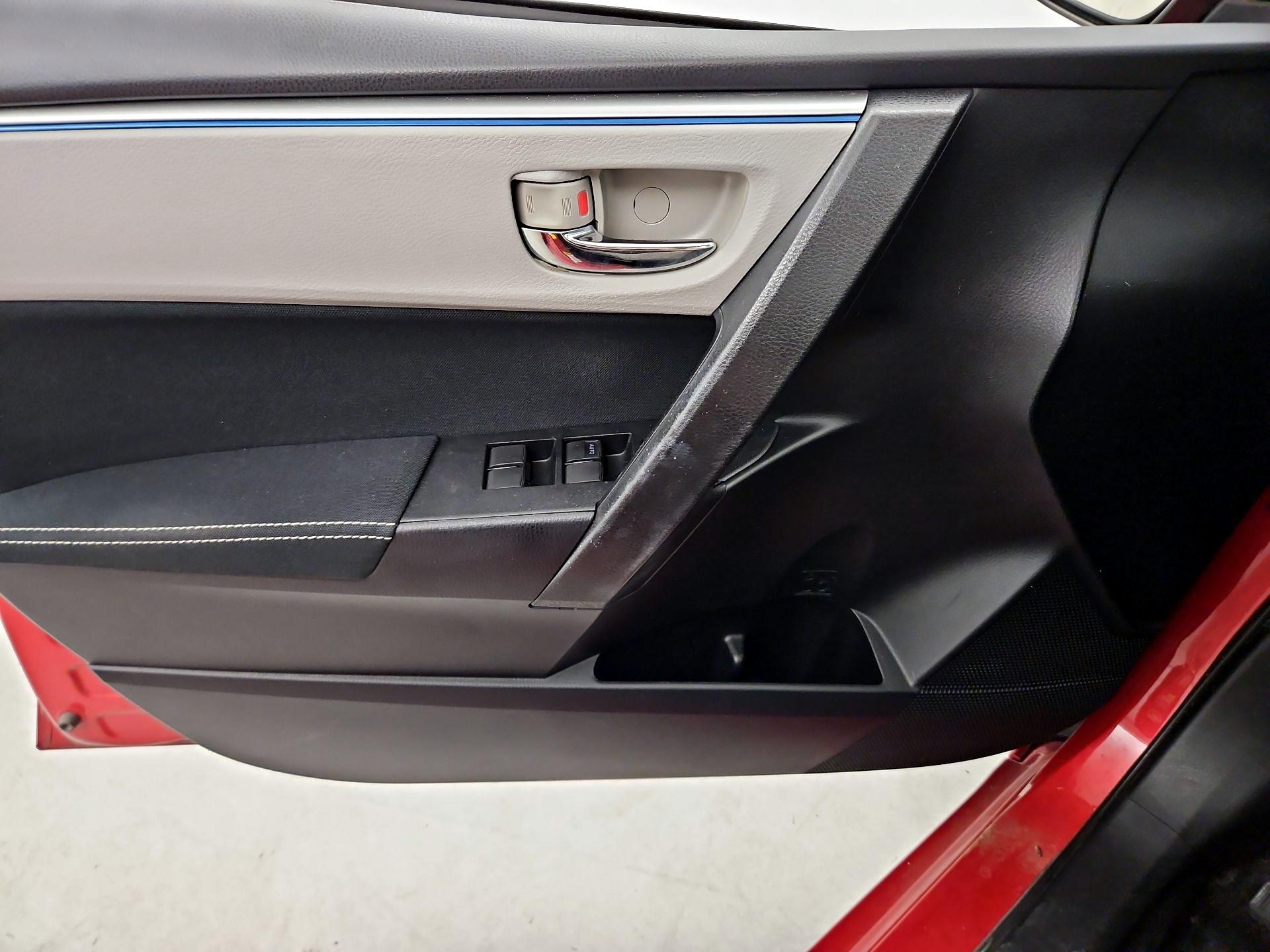 Thumbnail: 2014 Toyota Corolla - 12