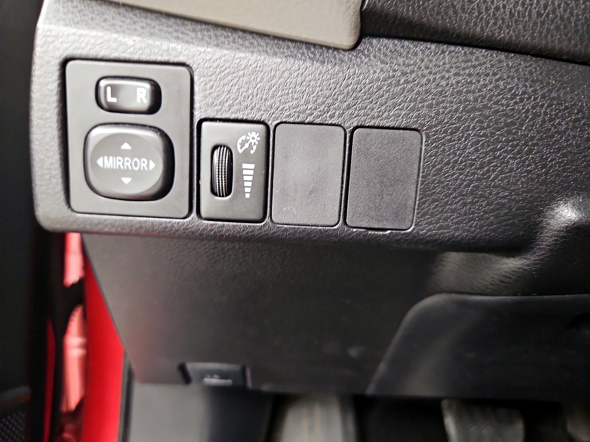 Thumbnail: 2014 Toyota Corolla - 13