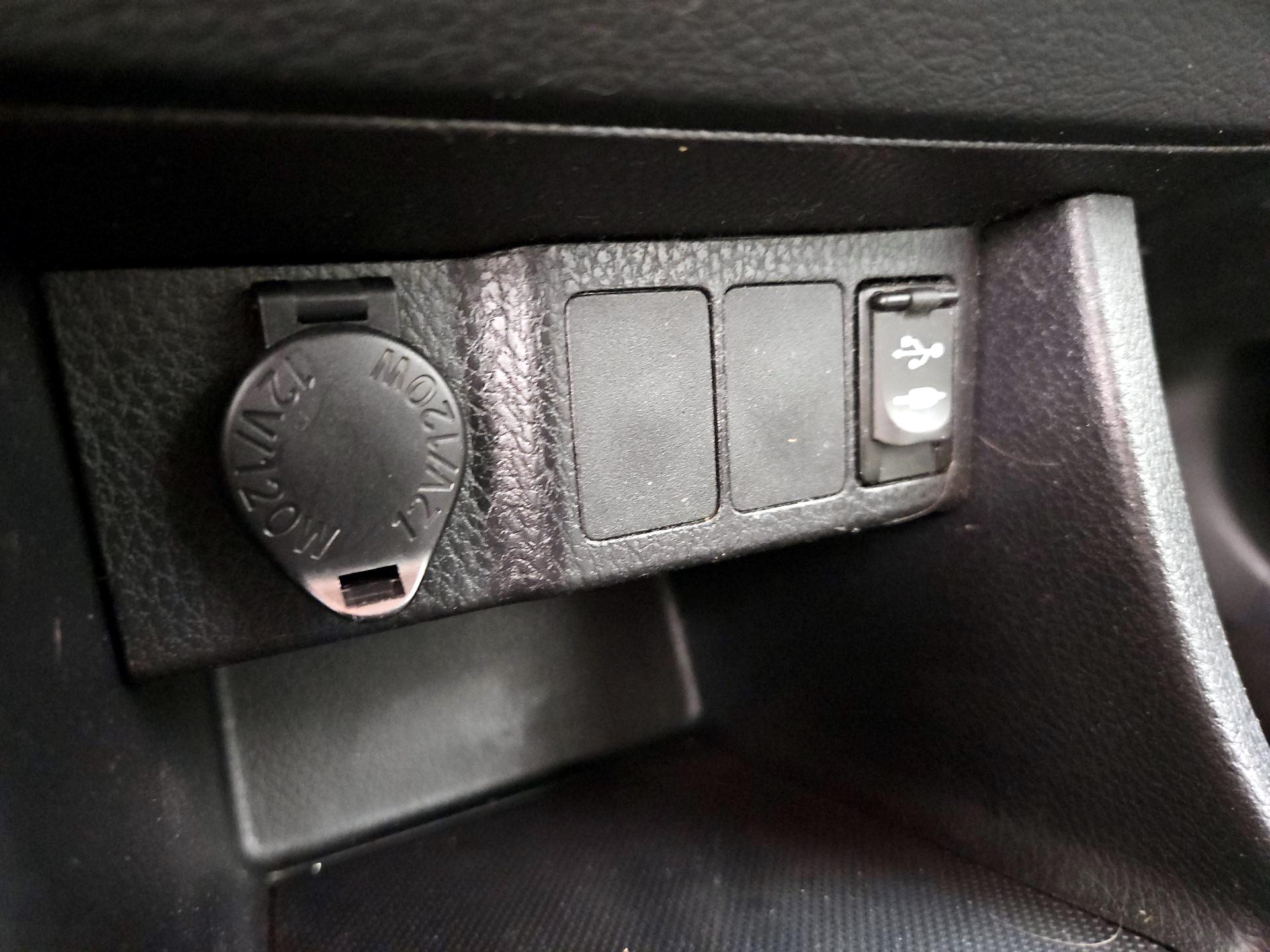 Thumbnail: 2014 Toyota Corolla - 18